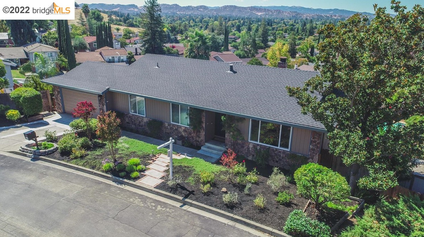 733 Daffodil Way, Concord, CA 94518-2341
