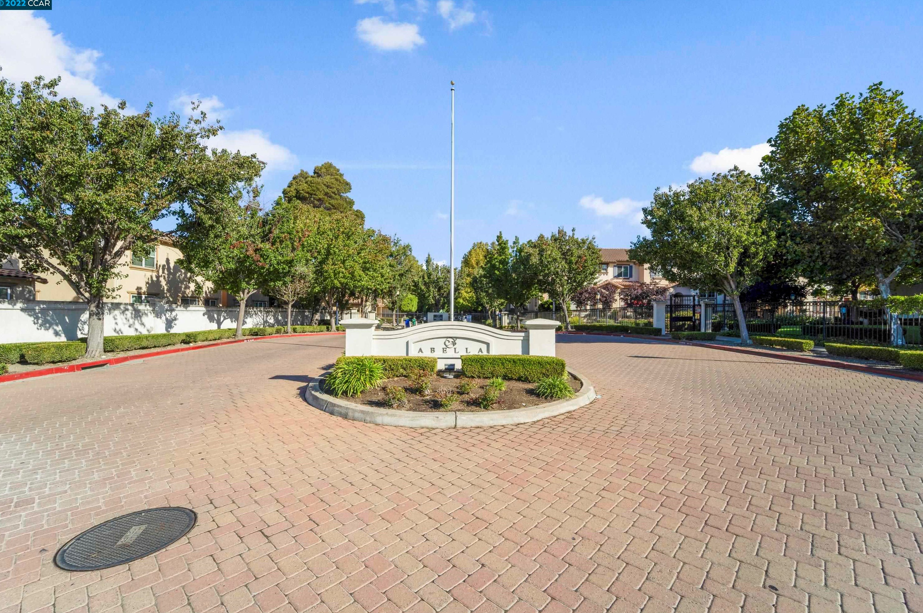 209 Carmel St, Richmond, CA 94806-5007