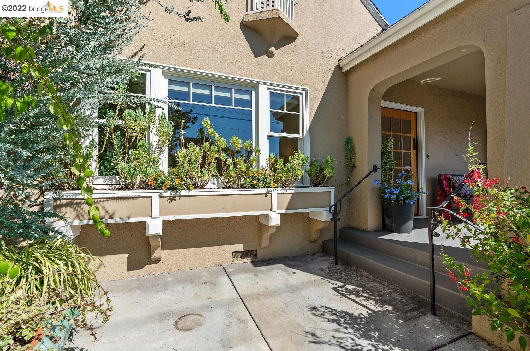 492 Prince St, Oakland, CA 94610-1607