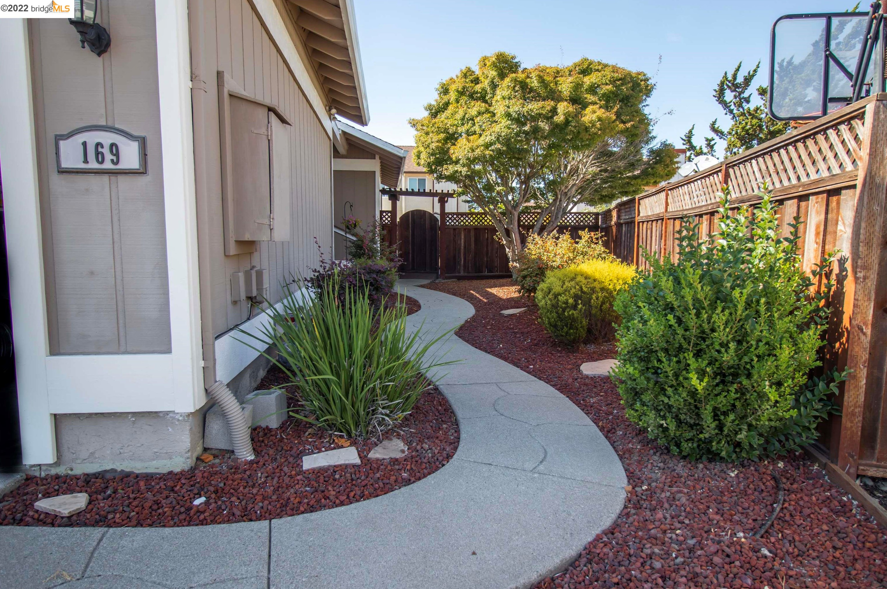 169 Bedford, Rodeo, CA 94547-3695