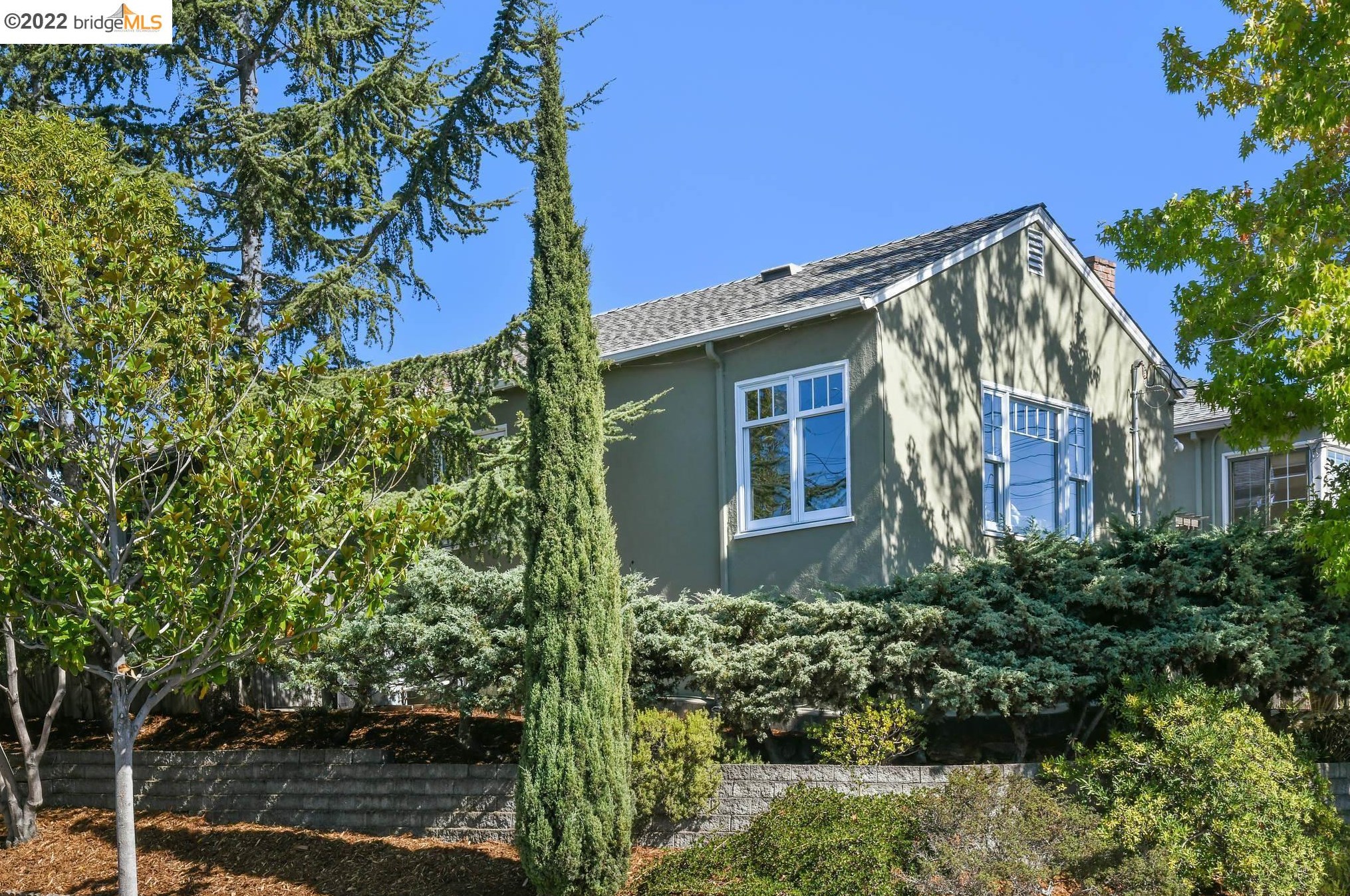 2400 Rampart St, Oakland, CA 94602-3037