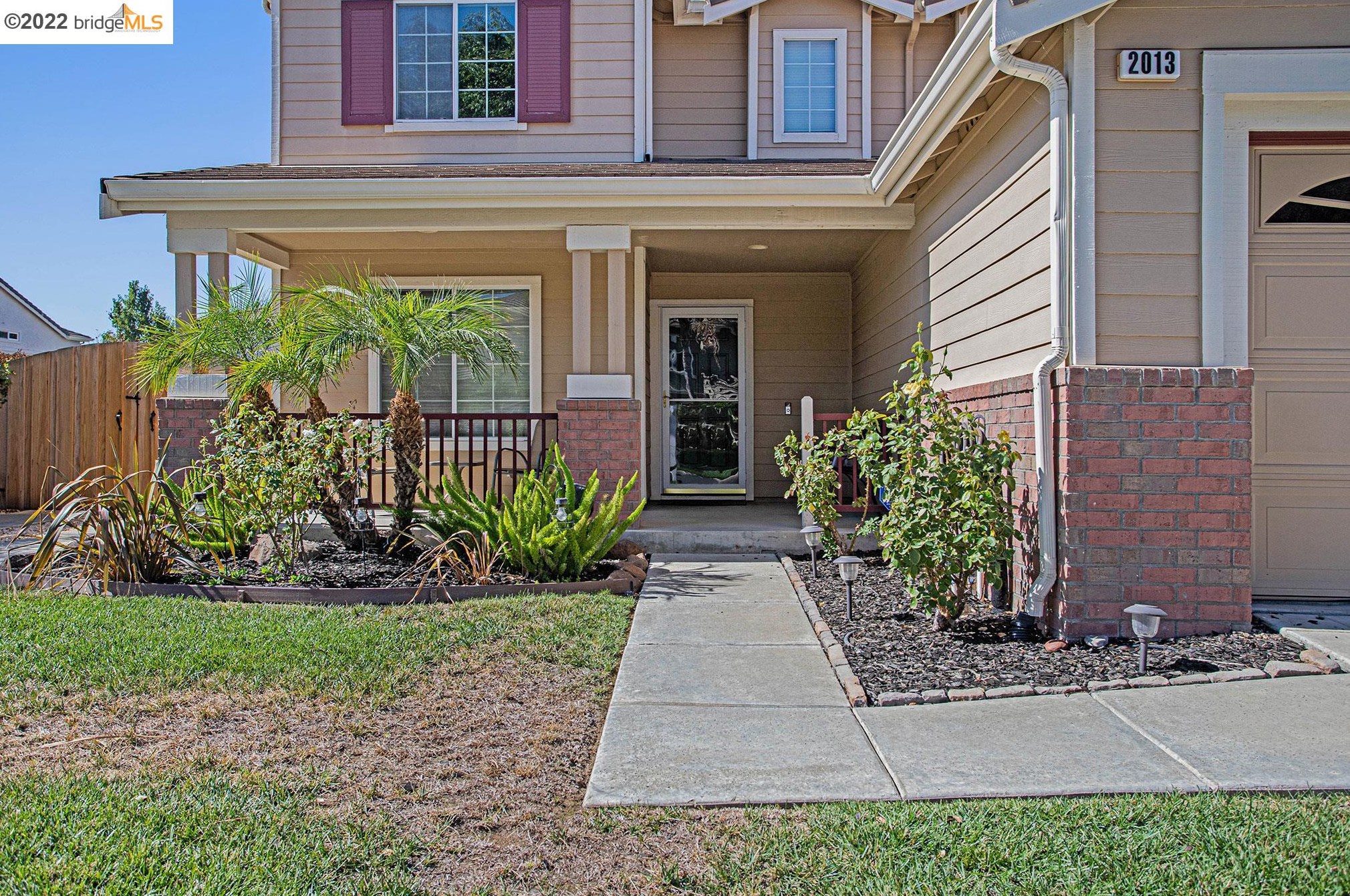 2013 Hedge Ave, Los Angeles CA  94513-2099 exterior