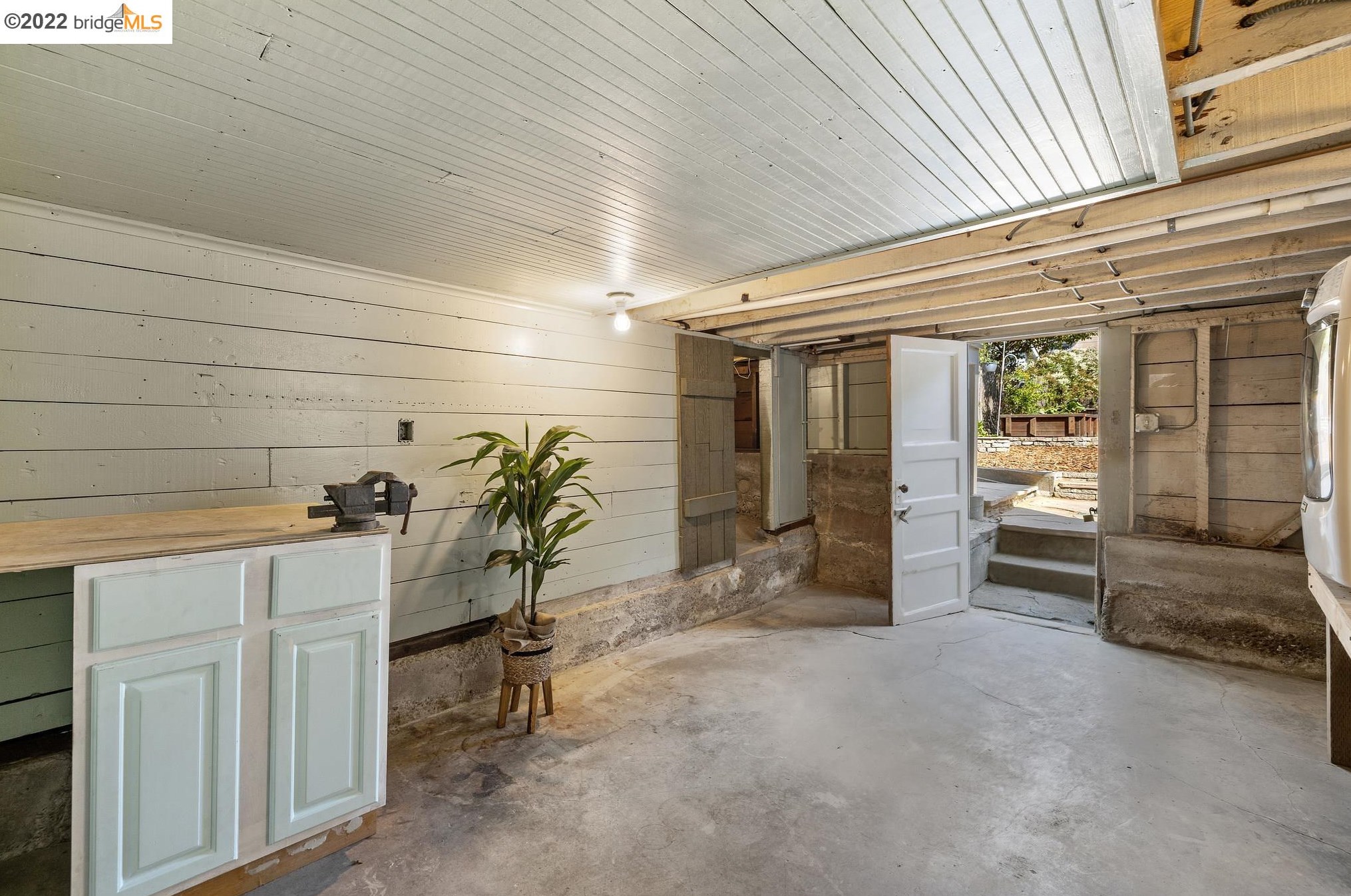 720 21 St, Oakland CA 94606-2014 exterior