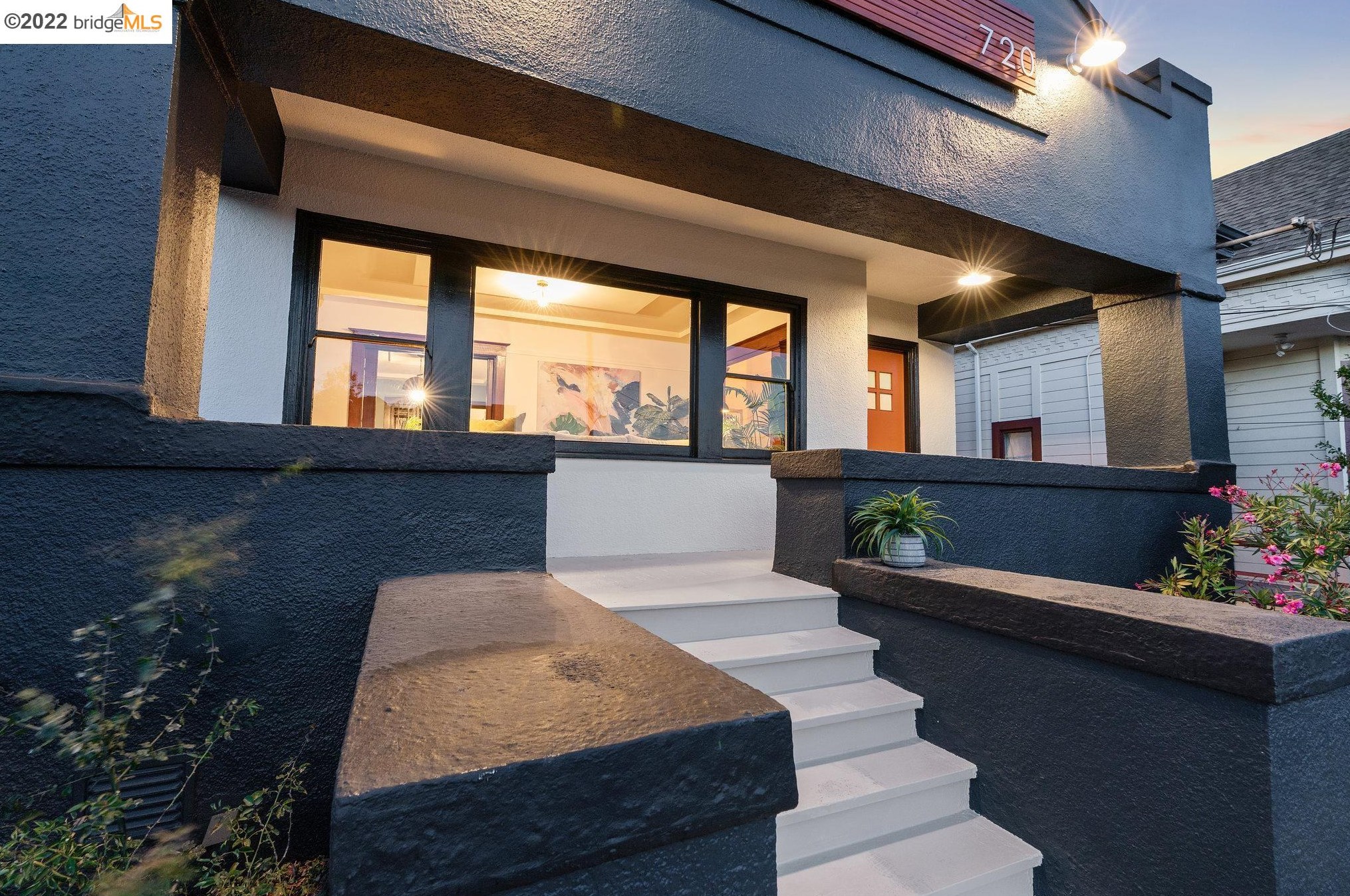 720 21 St, Oakland CA 94606-2014 exterior