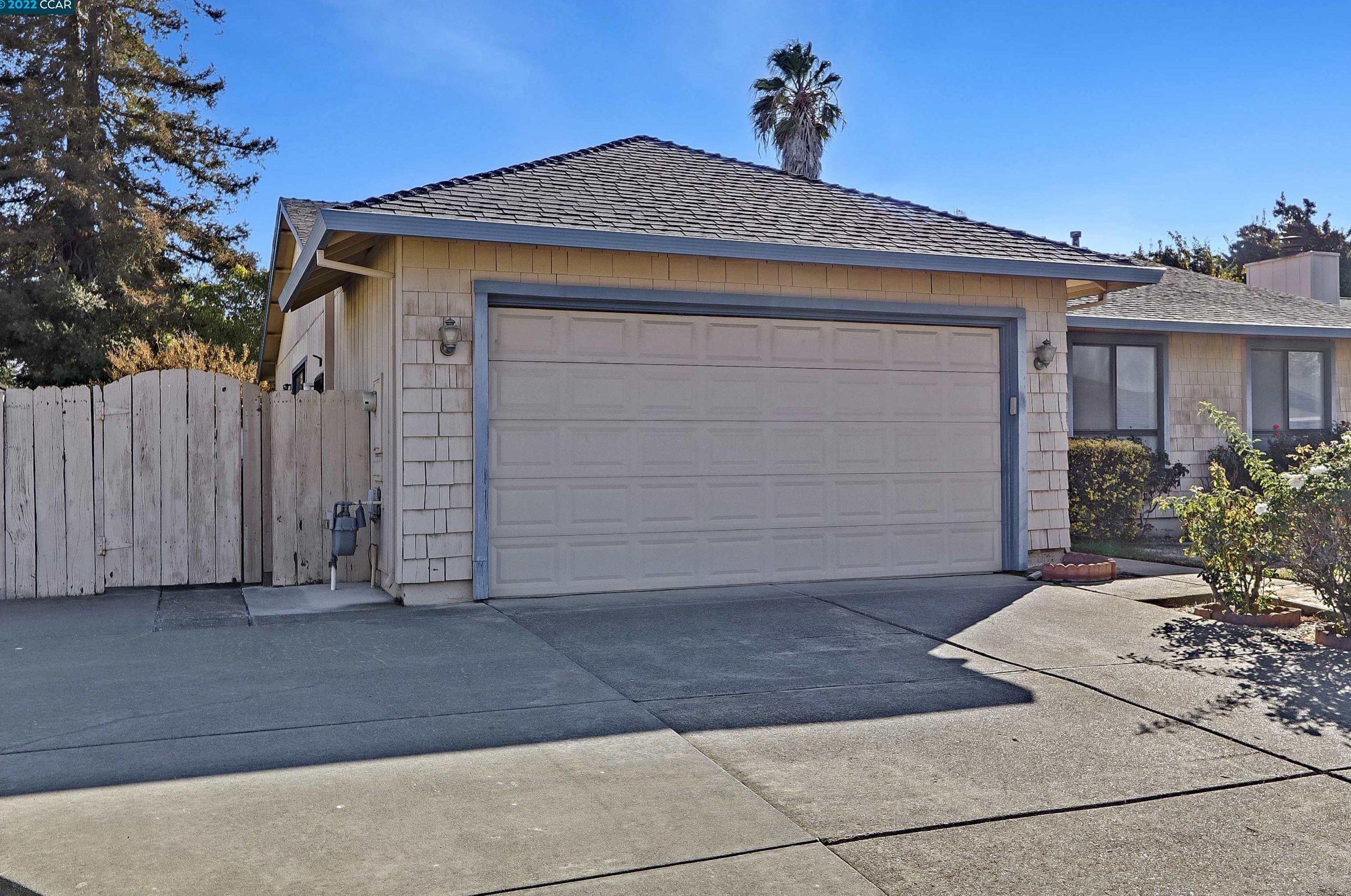 807 Bobolink Ct, Suisun City, CA 94585-2255