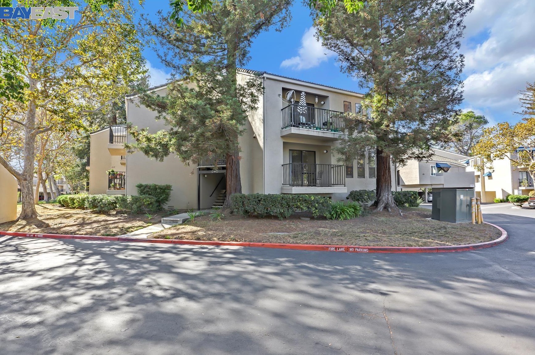 1995 Barrymore Cmn, Fremont, CA 94538-2388