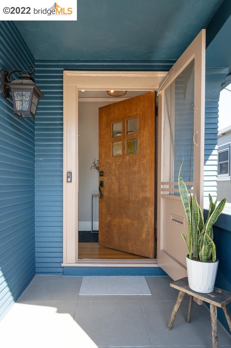 5424 Ruth Ave, Oakland, CA 94601-5526