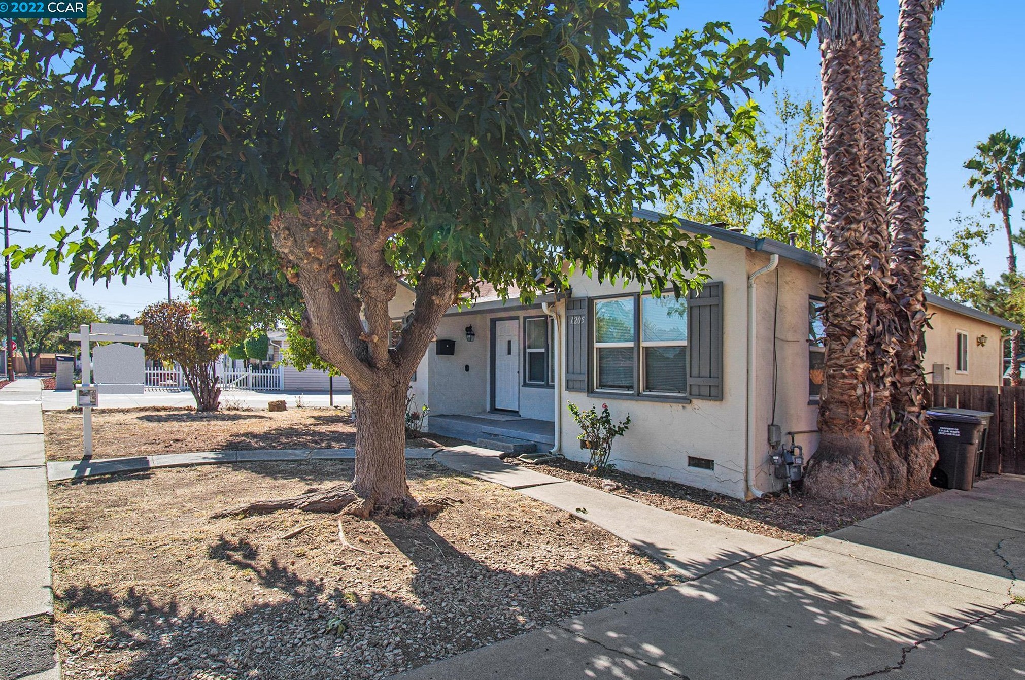 1205 Almar St, Concord, CA 94518-1309
