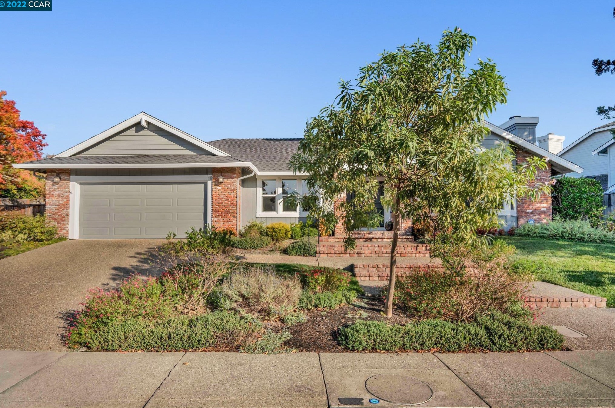 16 Williams Dr, Moraga, CA 94556-2361