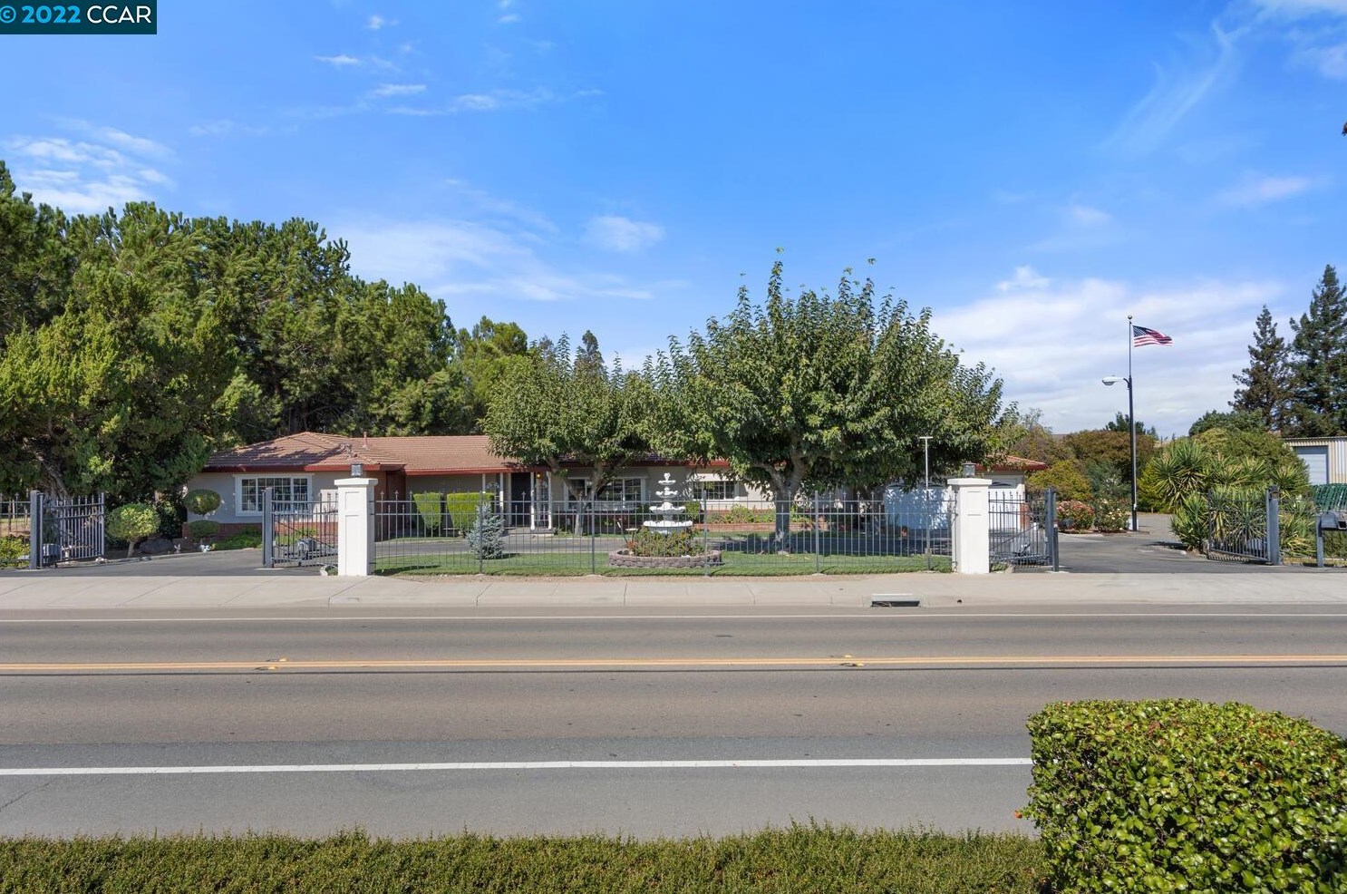 1901 Concord Ave, Los Angeles CA  94513-4710 exterior