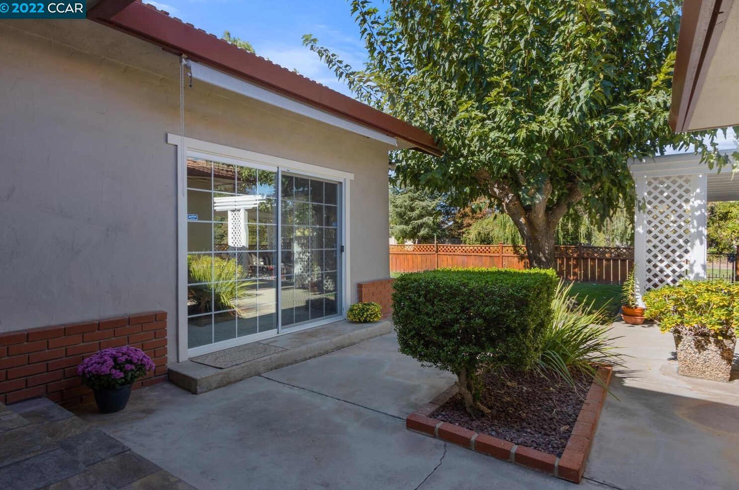 1901 Concord Ave, Los Angeles CA  94513-4929 exterior