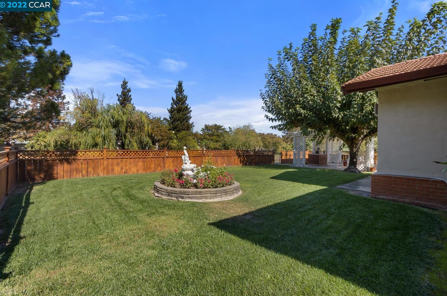 1901 Concord Ave, Los Angeles CA  94513-4929 exterior