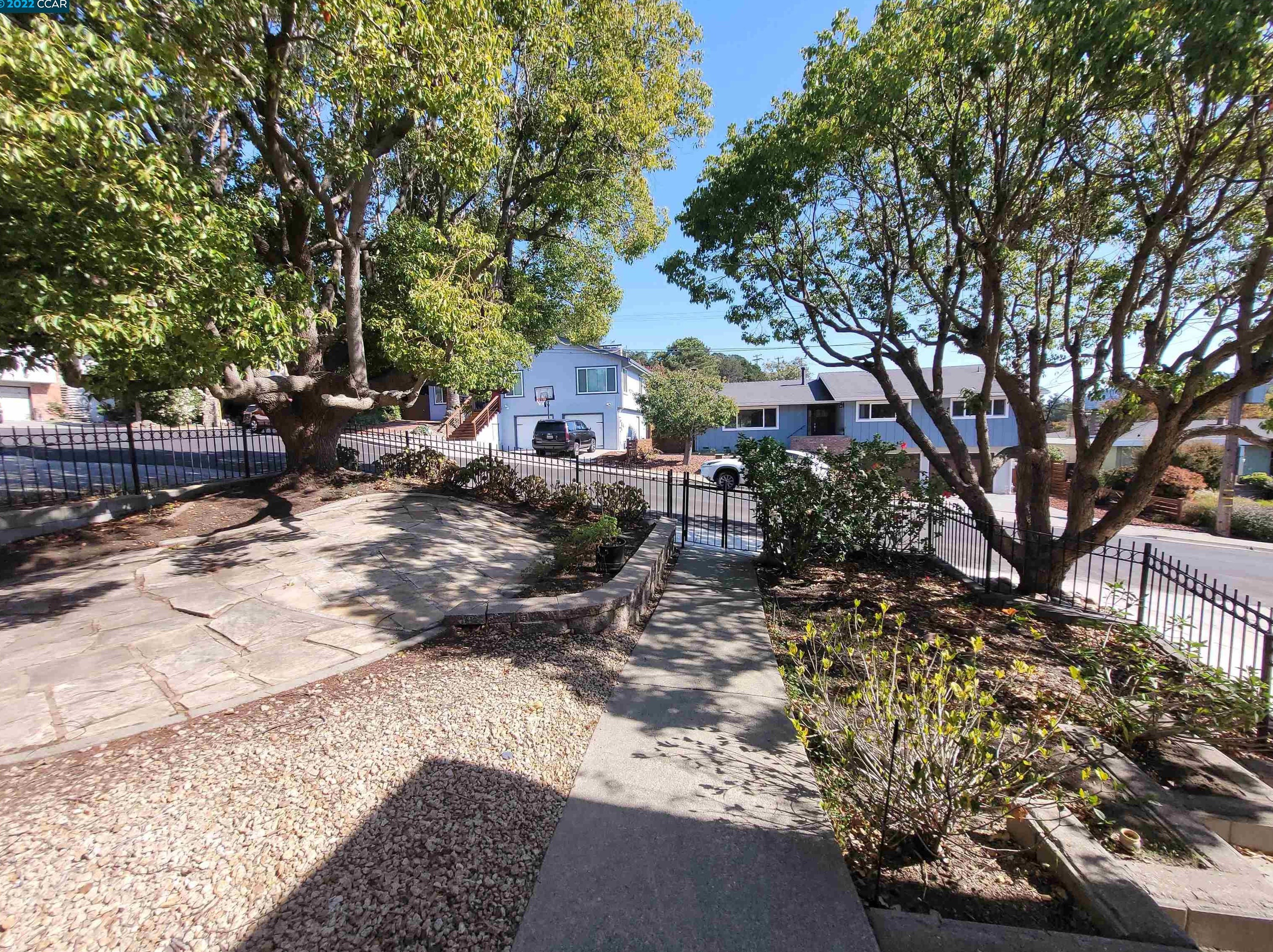 17 La Honda Ct, Richmond, CA 94803-3317