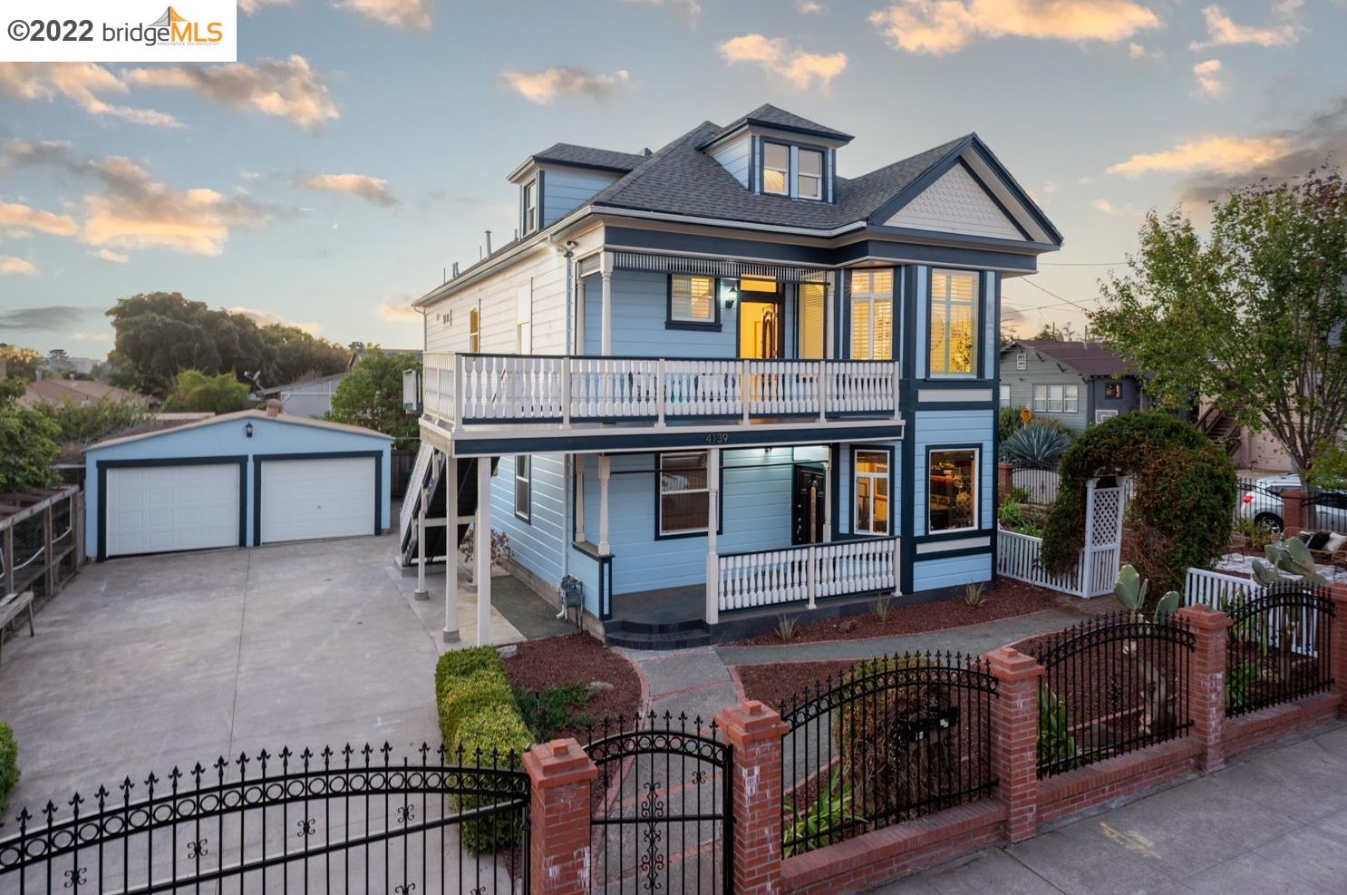 4139 Lusk St, Oakland, CA 94608-3725