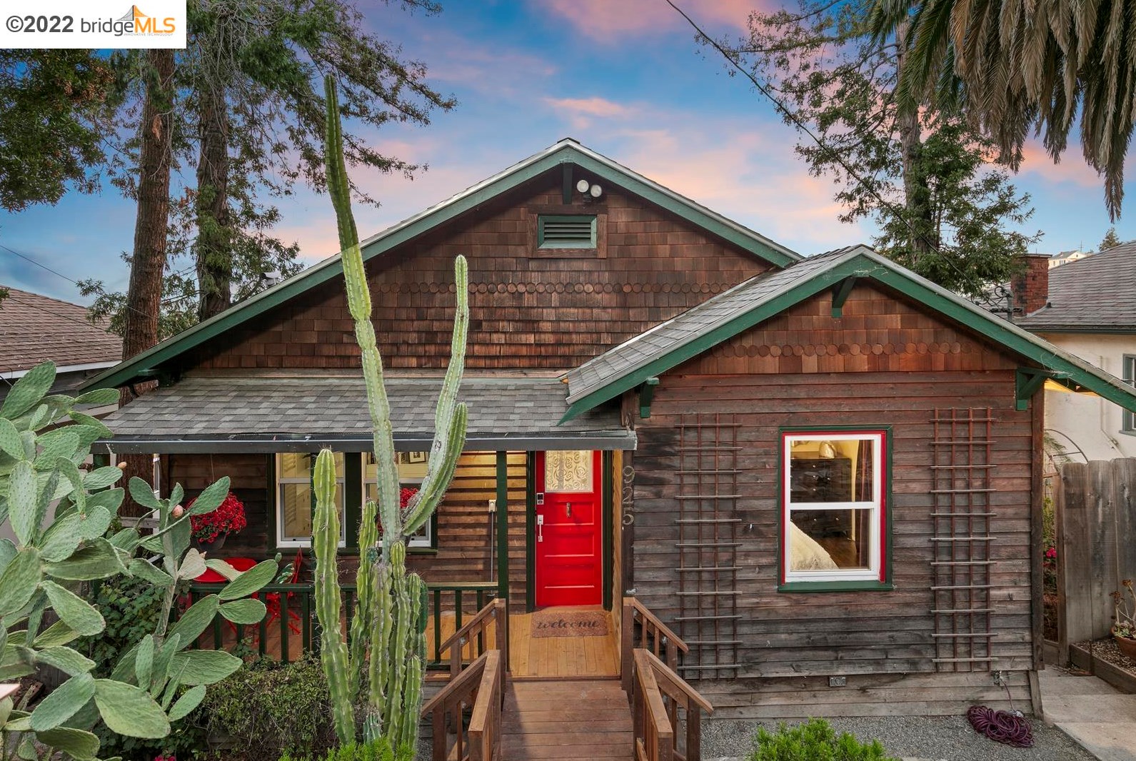 925 7th Ave, Crockett, CA 94525-1333