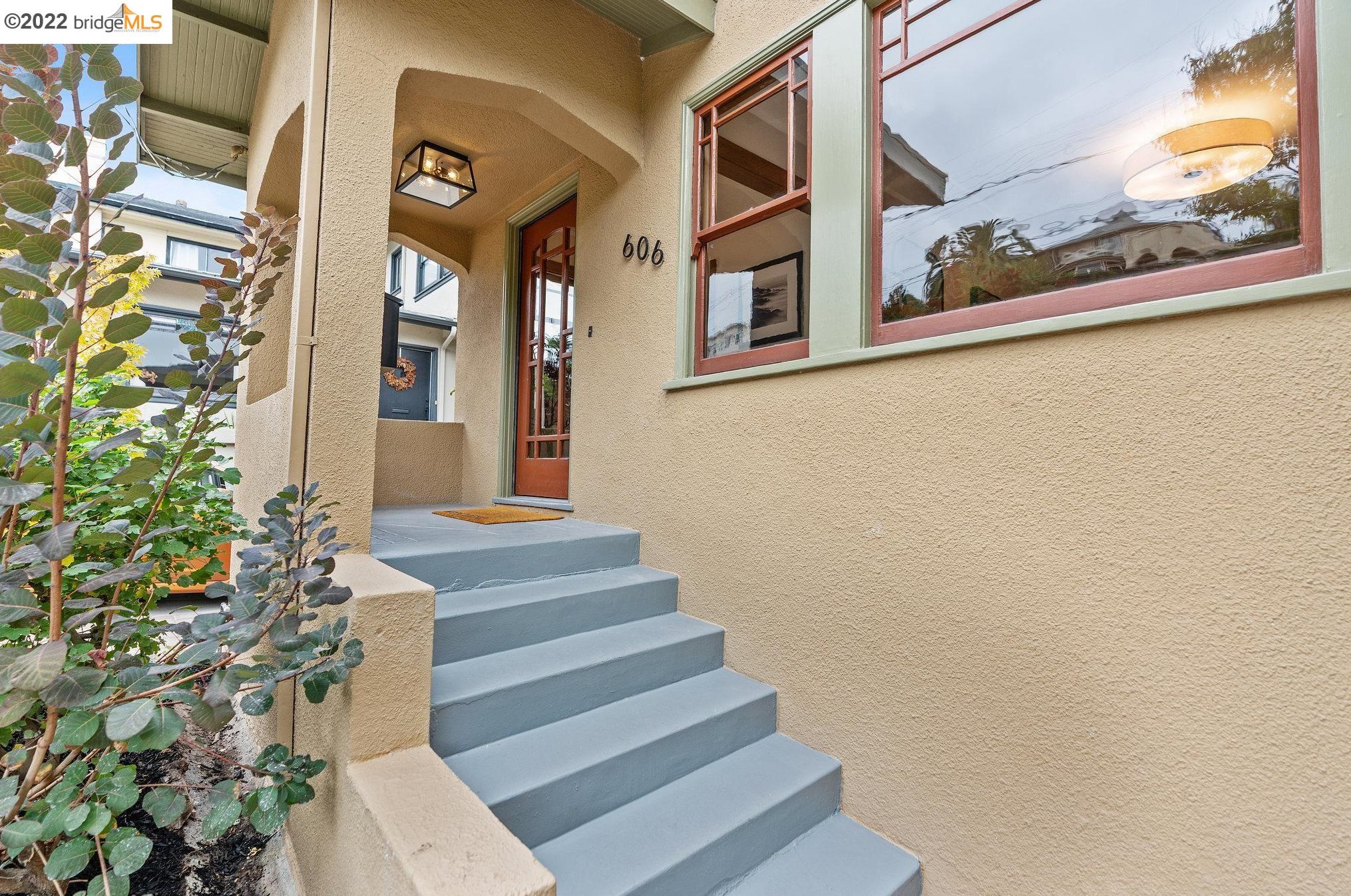 606 Valle Vista Ave, Oakland, CA 94610-1922