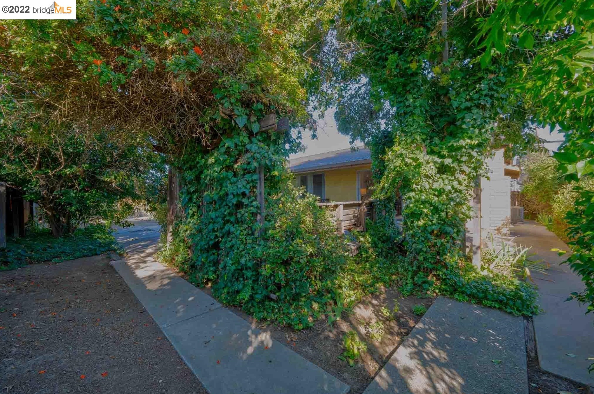 874 Dainty Ave, Los Angeles CA  94513-1206 exterior