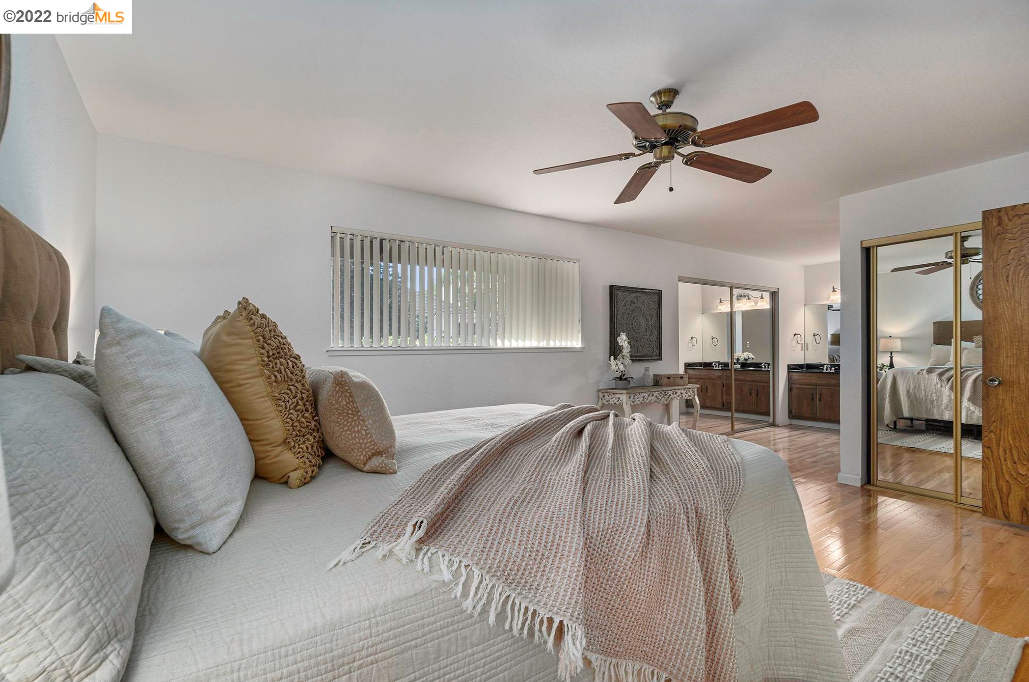 874 Dainty Ave, Los Angeles CA  94513-1206 exterior