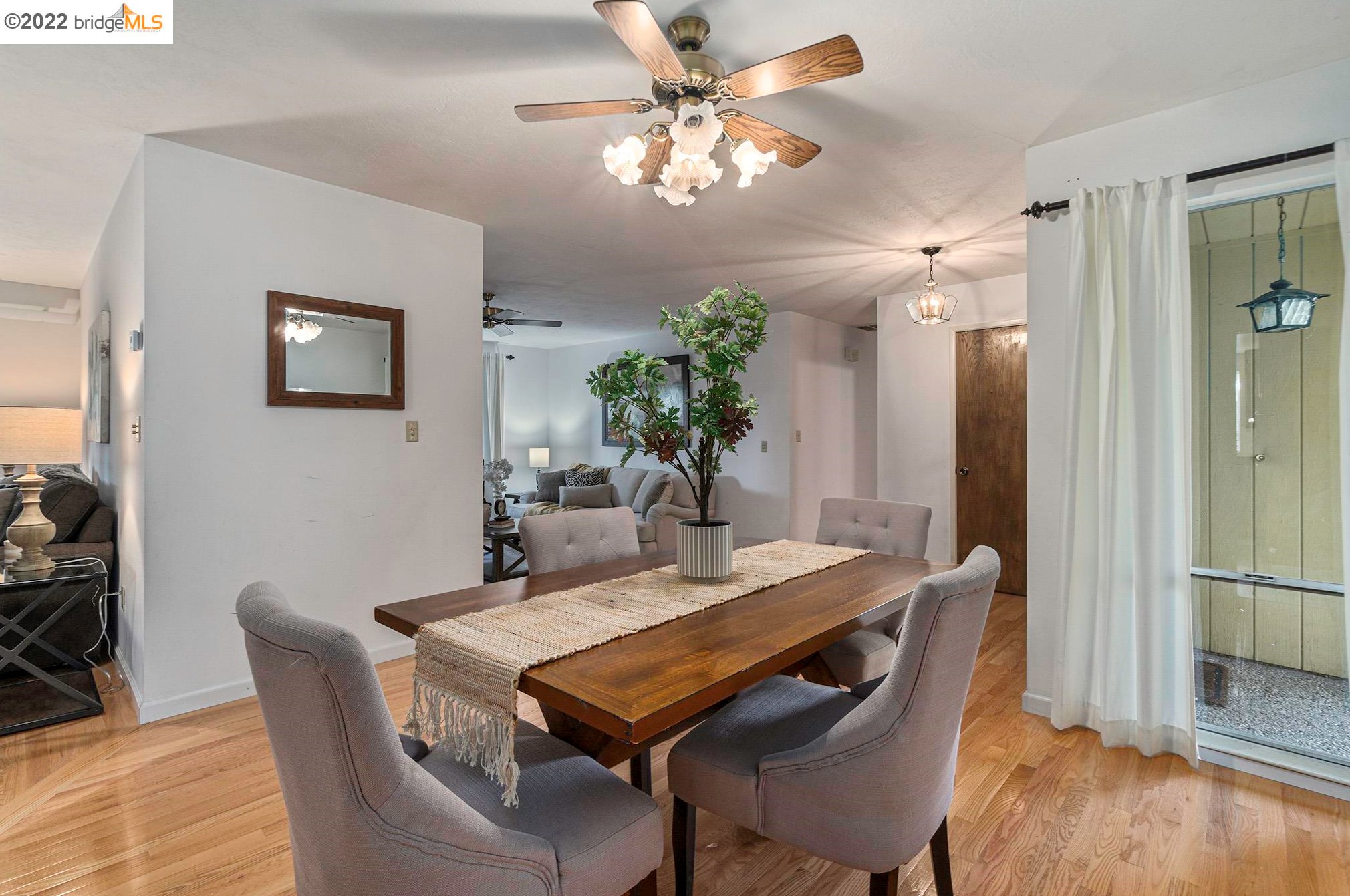 874 Dainty Ave, Los Angeles CA  94513-1206 exterior