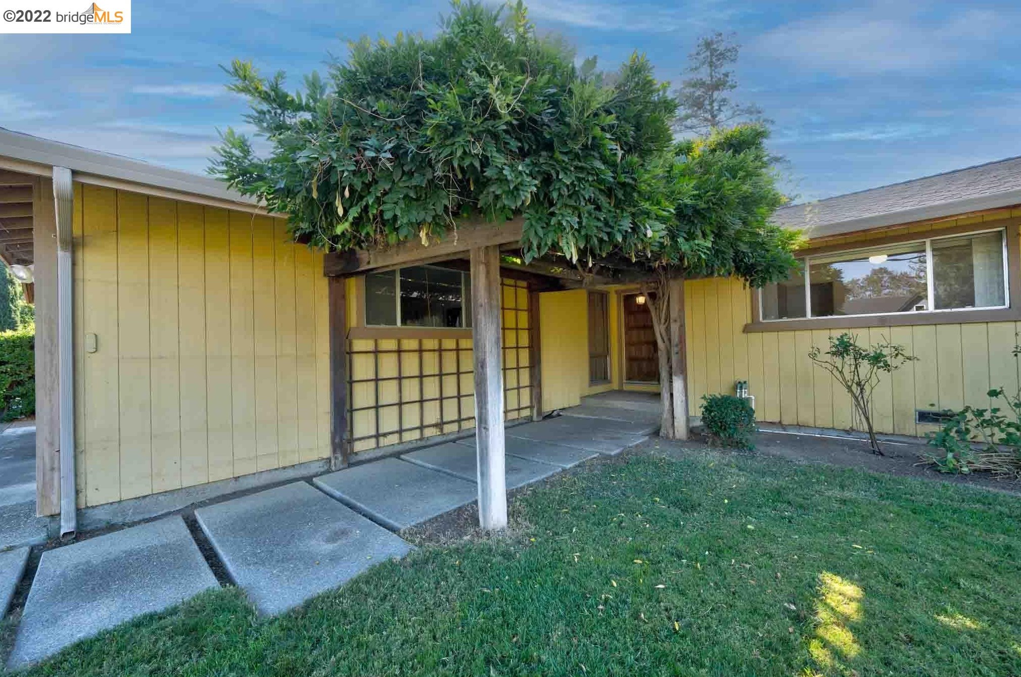 874 Dainty Ave, Los Angeles, CA 94513-1254