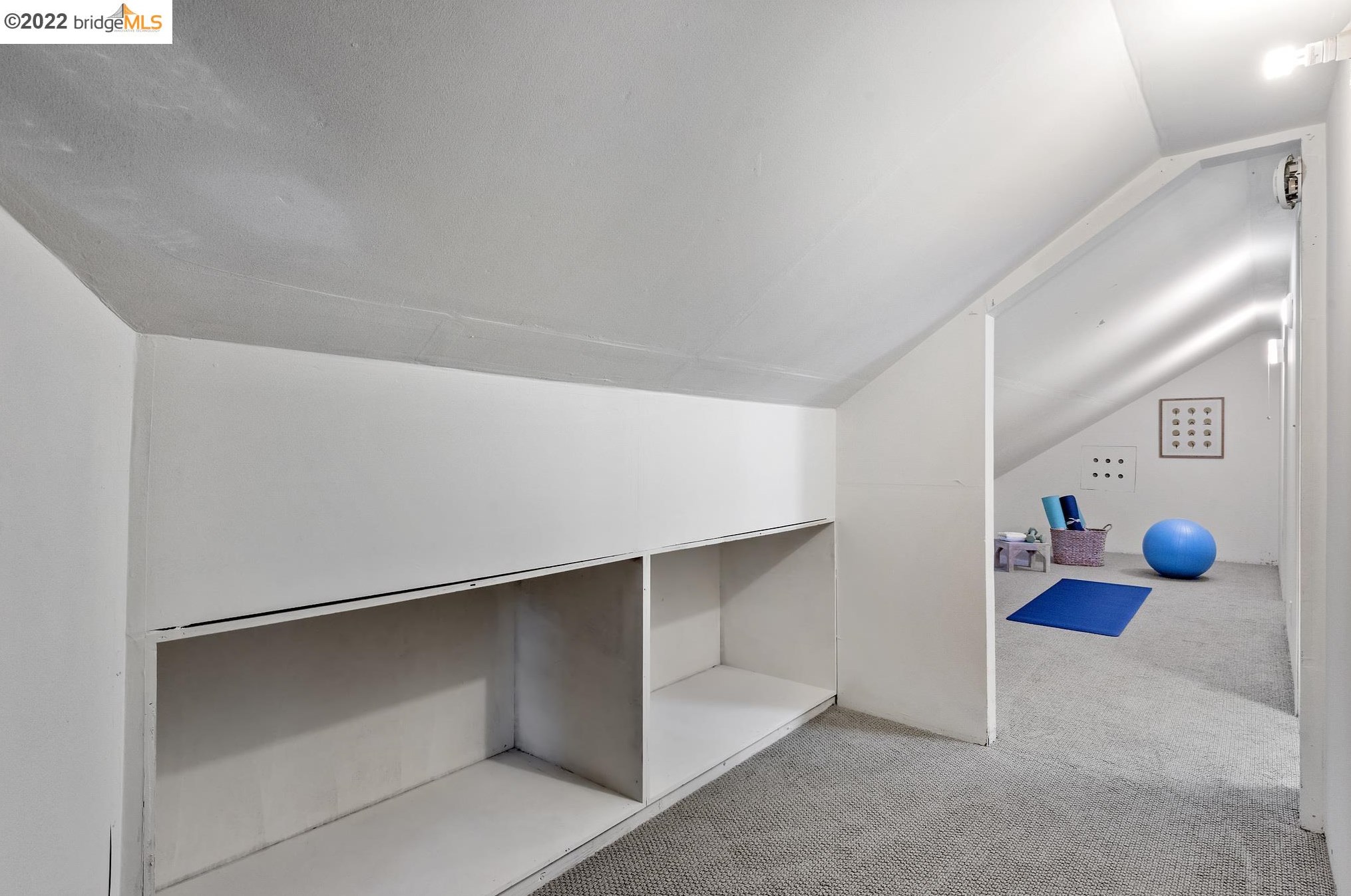 572 Montclair Ave, Oakland CA 94606-1550 exterior