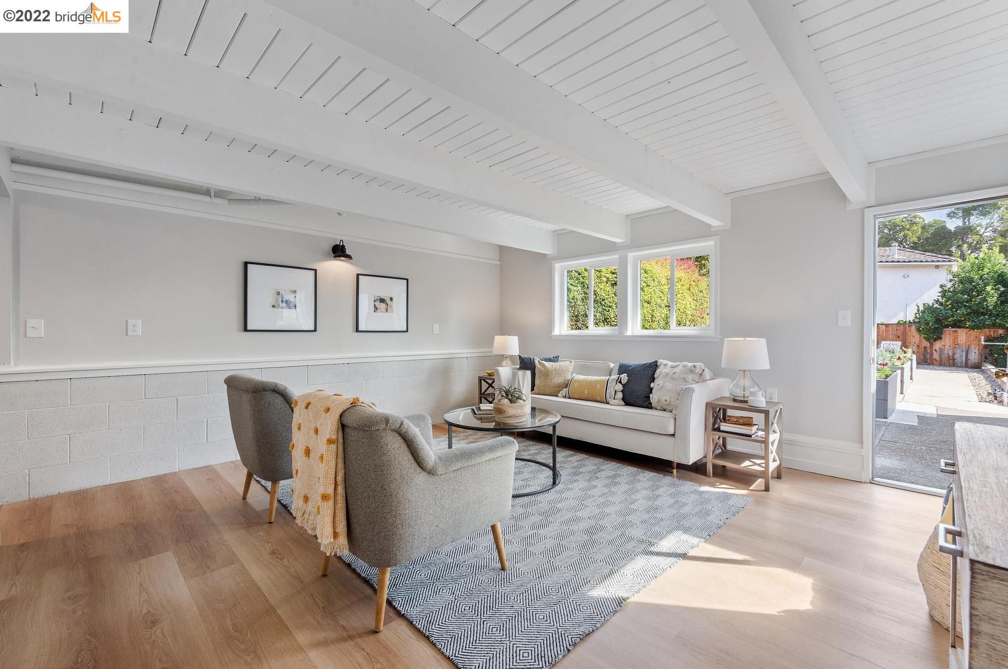 572 Montclair Ave, Oakland CA 94606-1550 exterior