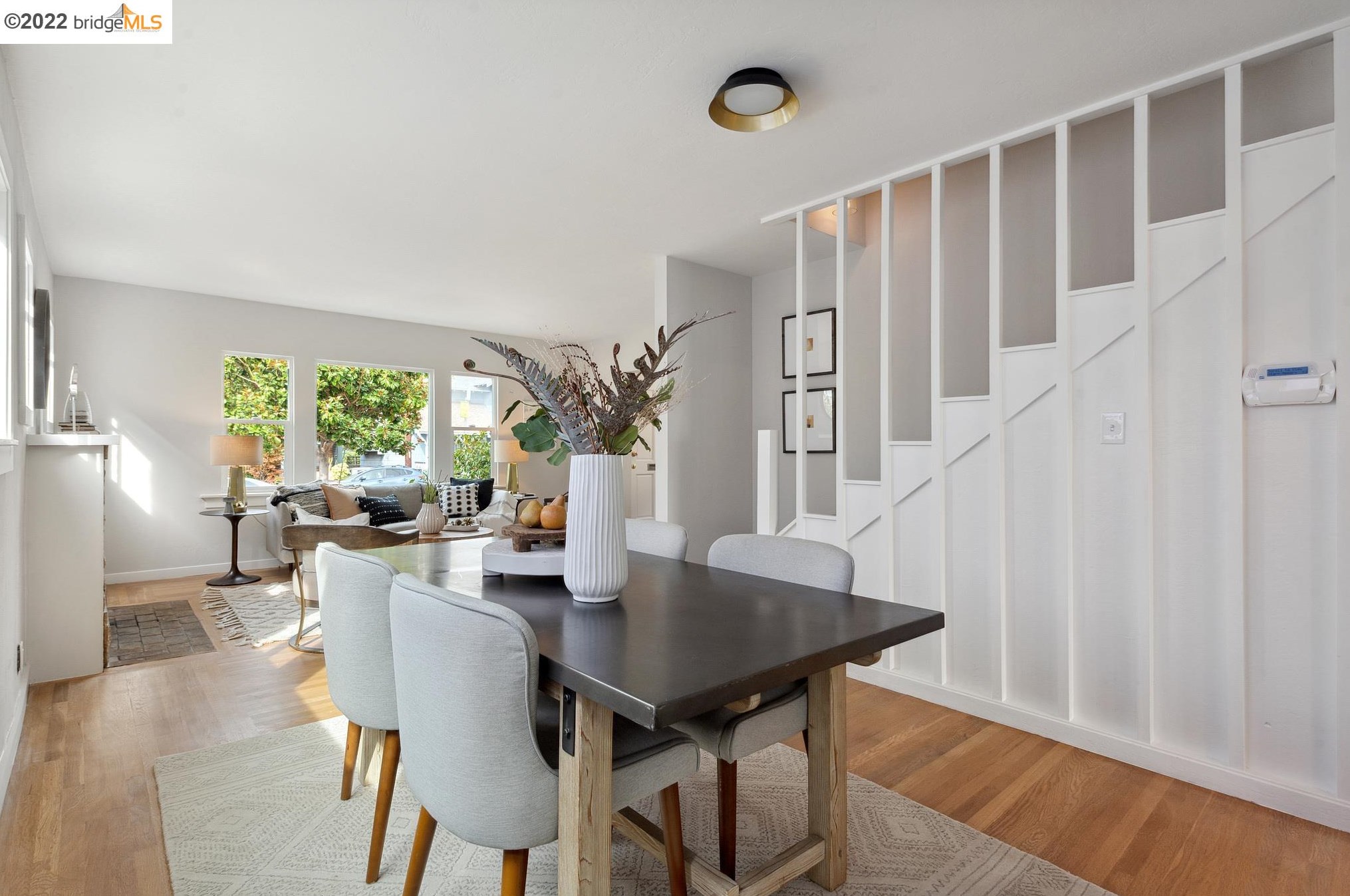 572 Montclair Ave, Oakland CA 94606-1550 exterior