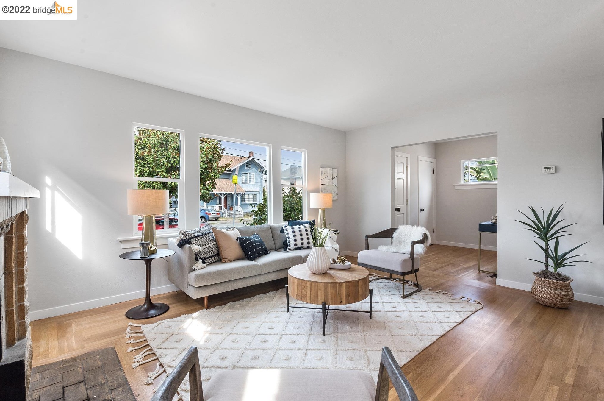 572 Montclair Ave, Oakland CA 94606-1550 exterior