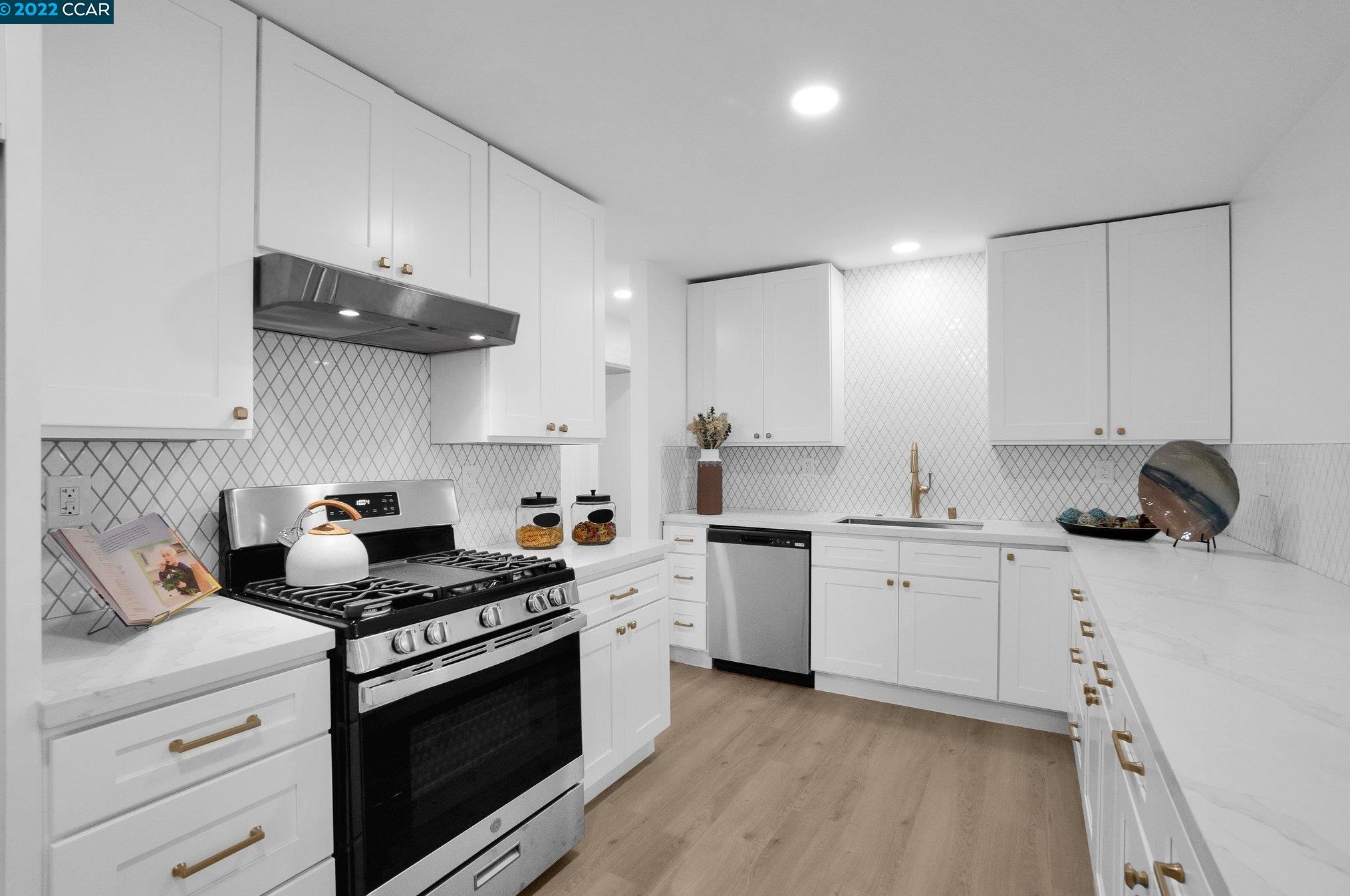 2766 Mayfair Ave, Concord CA  94520-4736 exterior