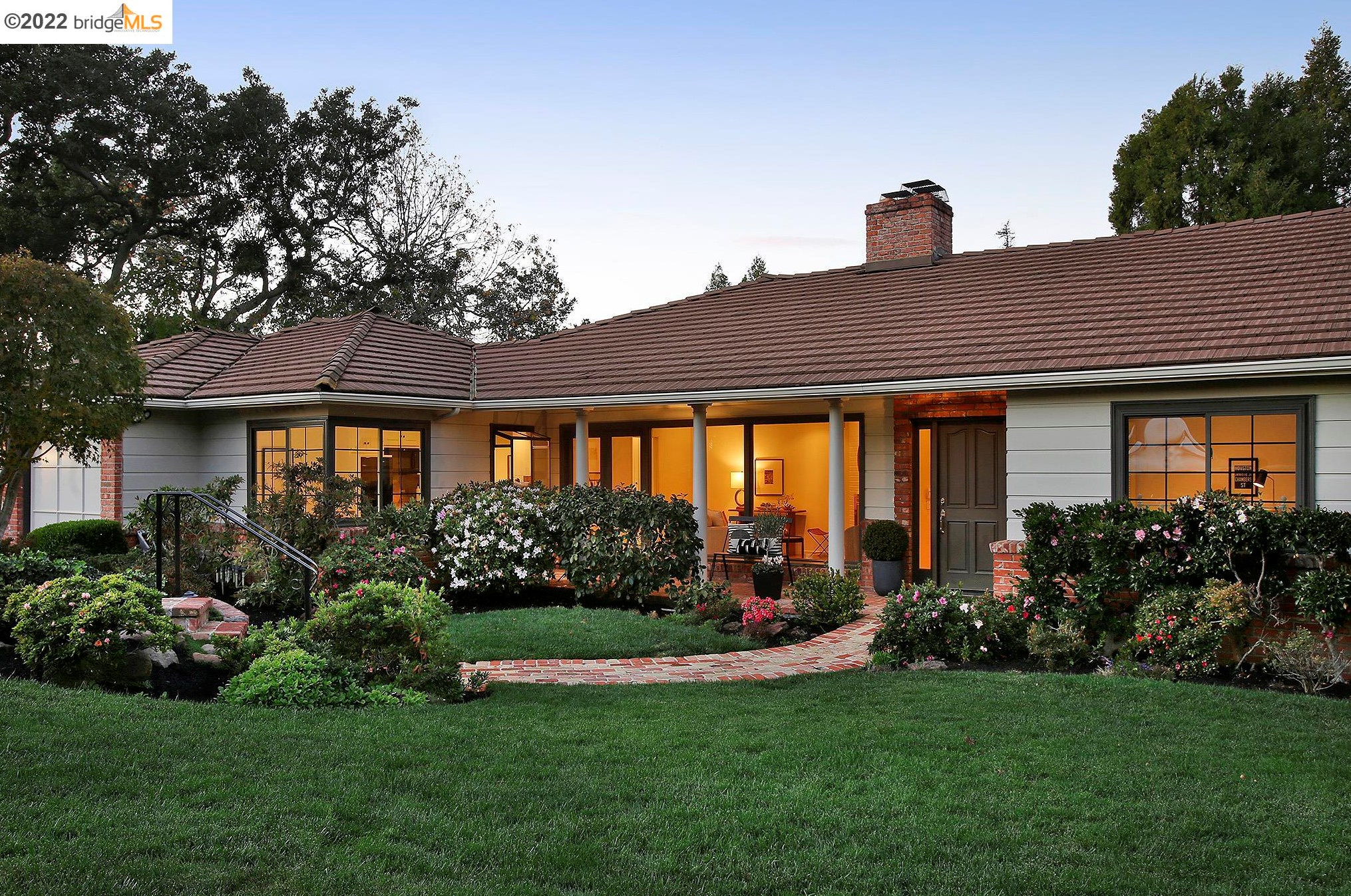 16 Marlborough Ct, Oakland, CA 94611-3608