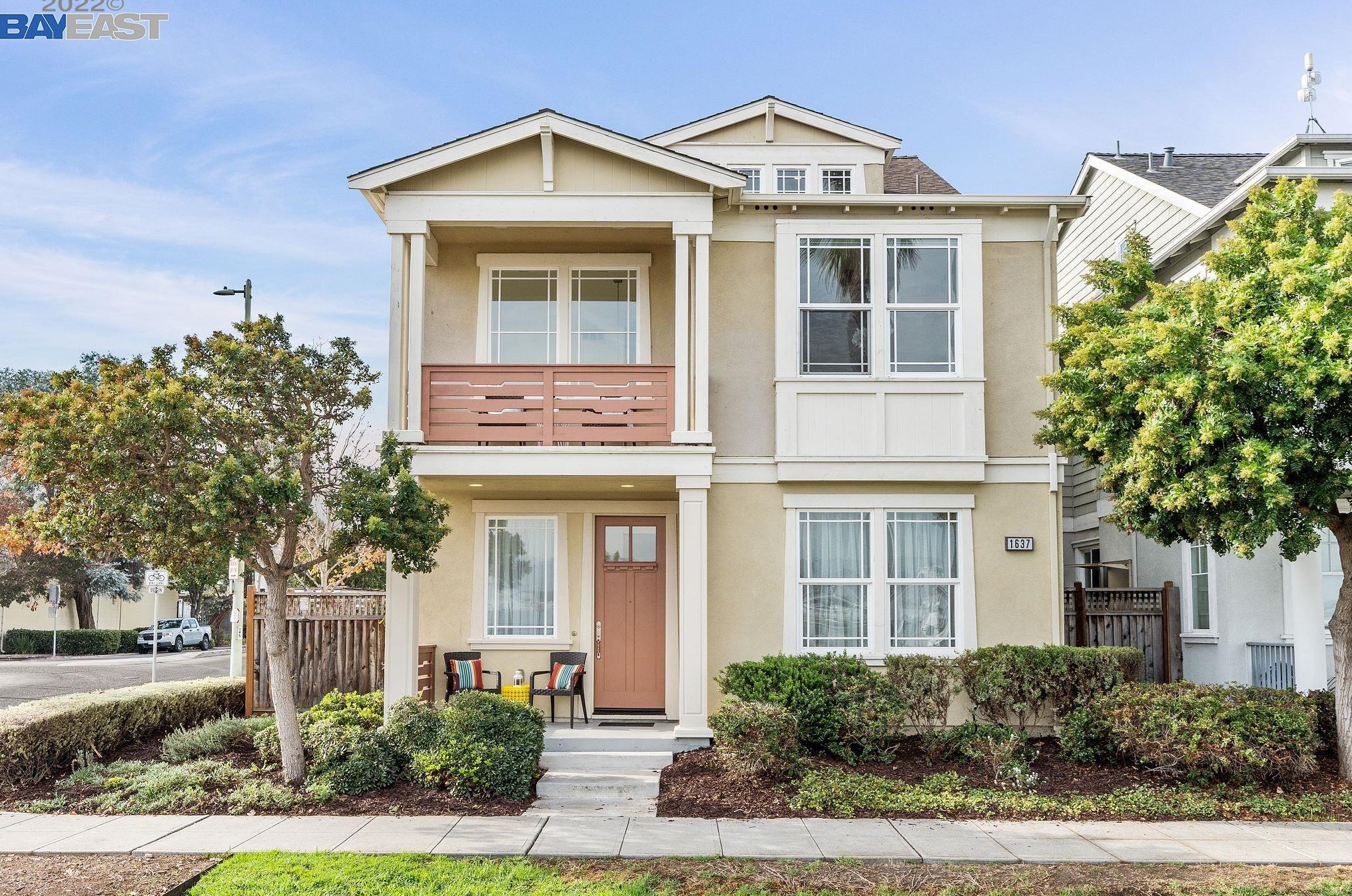 1637 Cruiser Ln, Alameda, CA 94501-1699