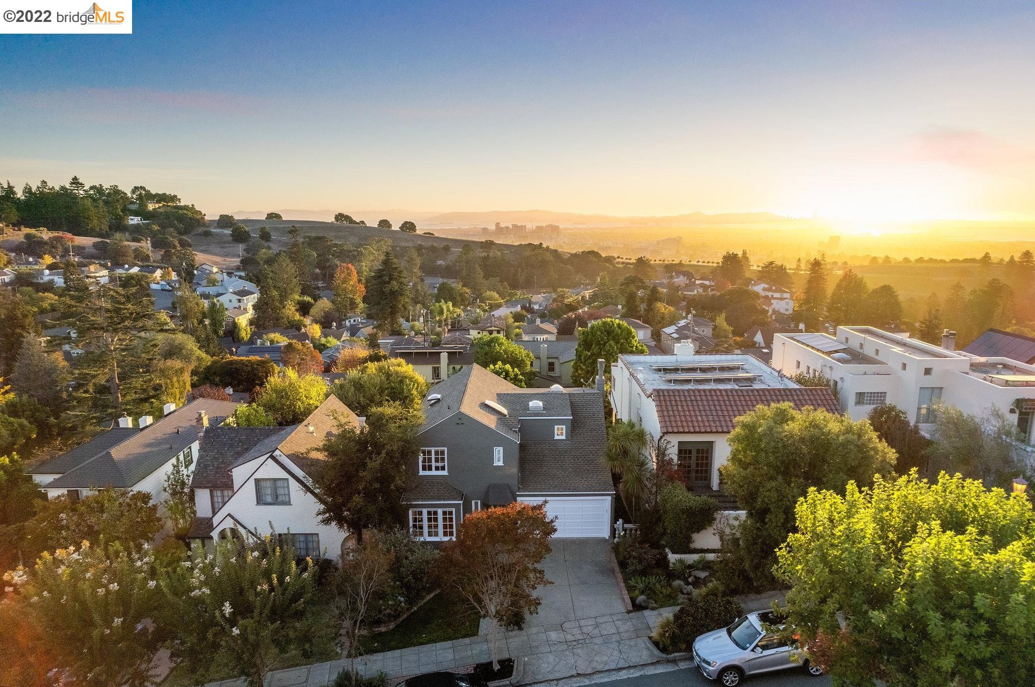 5039 Proctor Ave, Oakland CA 94618-2736 exterior