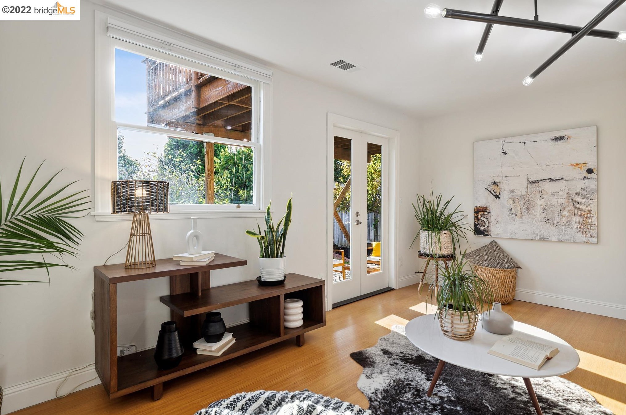 5039 Proctor Ave, Oakland CA 94618-2736 exterior