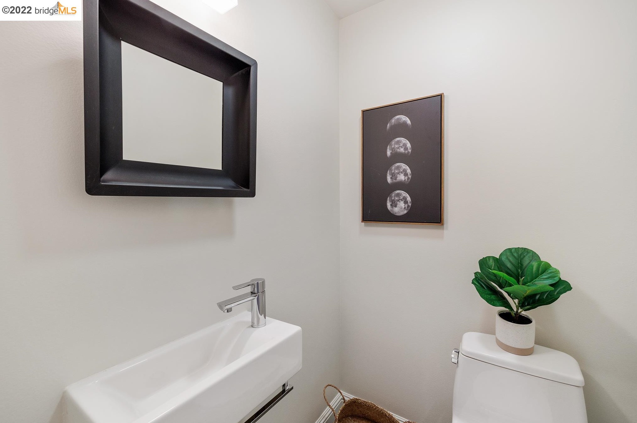 5039 Proctor Ave, Oakland CA 94618-2736 exterior