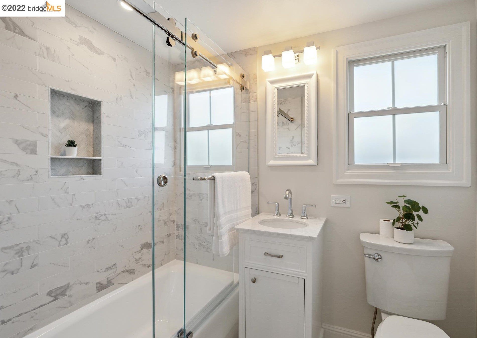 5039 Proctor Ave, Oakland CA 94618-2736 exterior