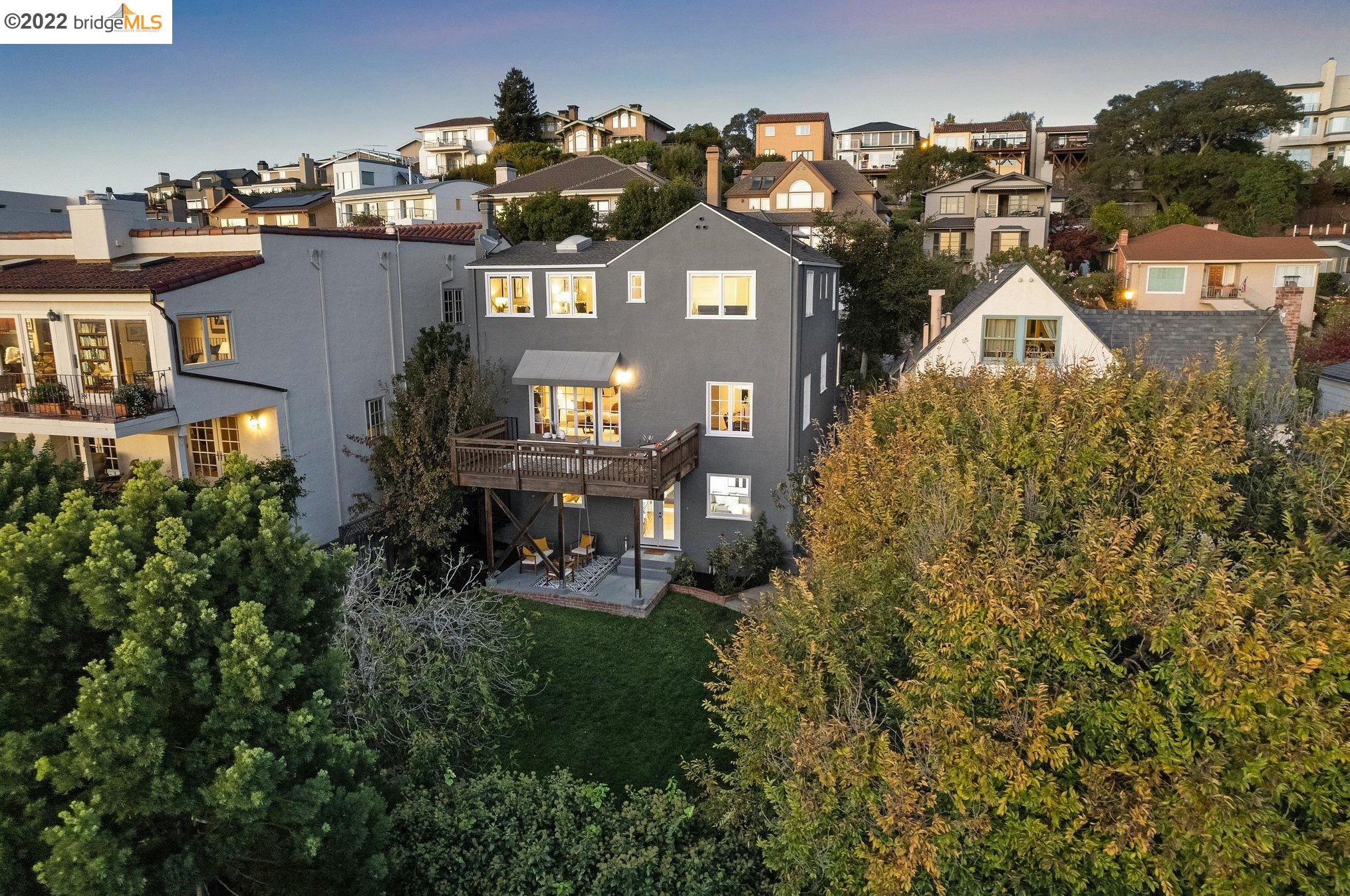 5039 Proctor Ave, Oakland CA 94618-2736 exterior