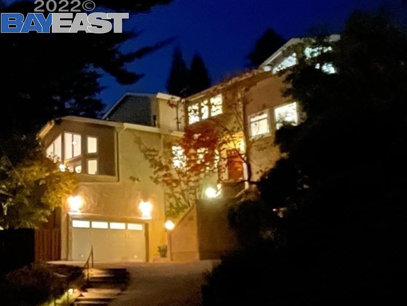 2312 Pelham Pl, Oakland, CA 94611-2438