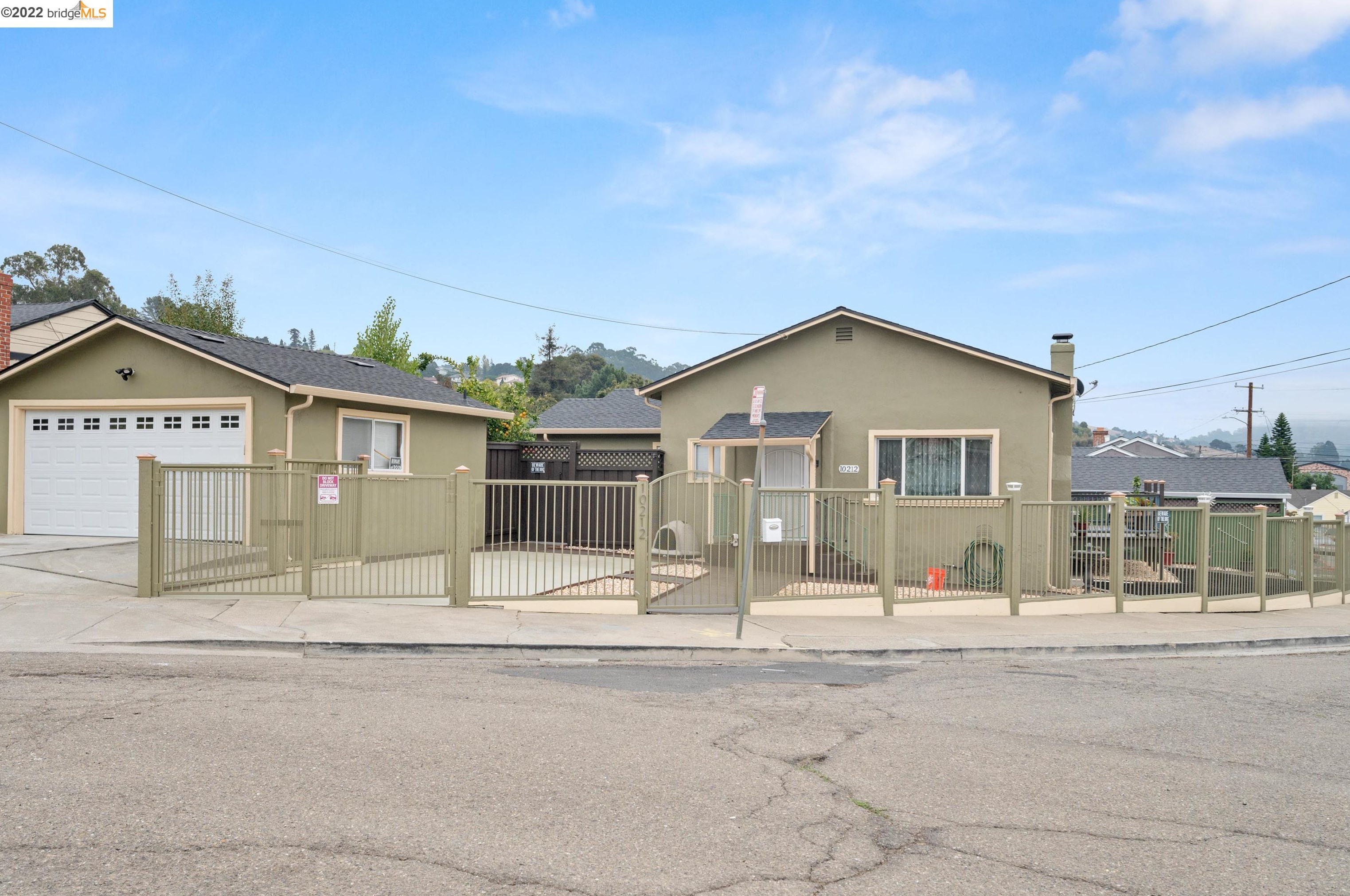10212 Shaw St, Oakland, CA 94605-5100