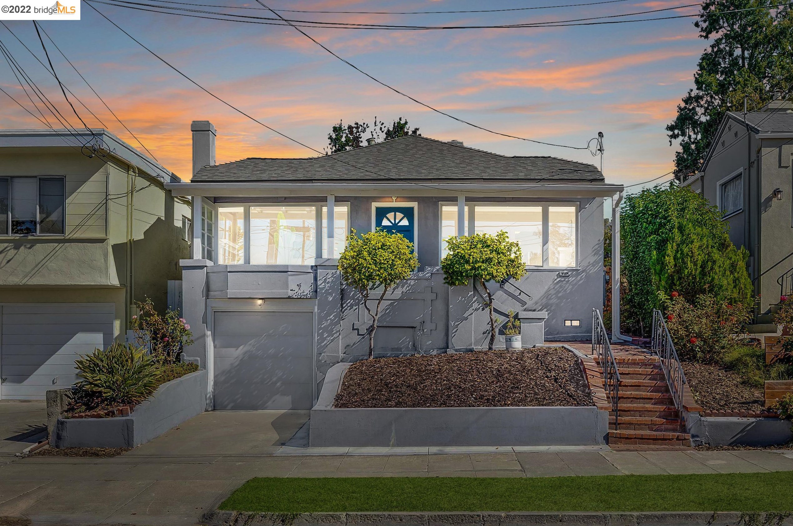 5402 Roberts Ave, Oakland, CA 94619-3321