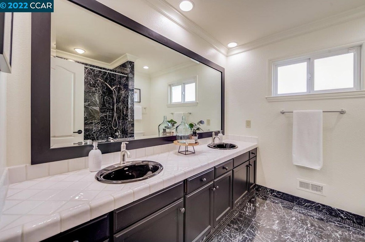 760 Citrus Ave, Concord CA  94518-2339 exterior