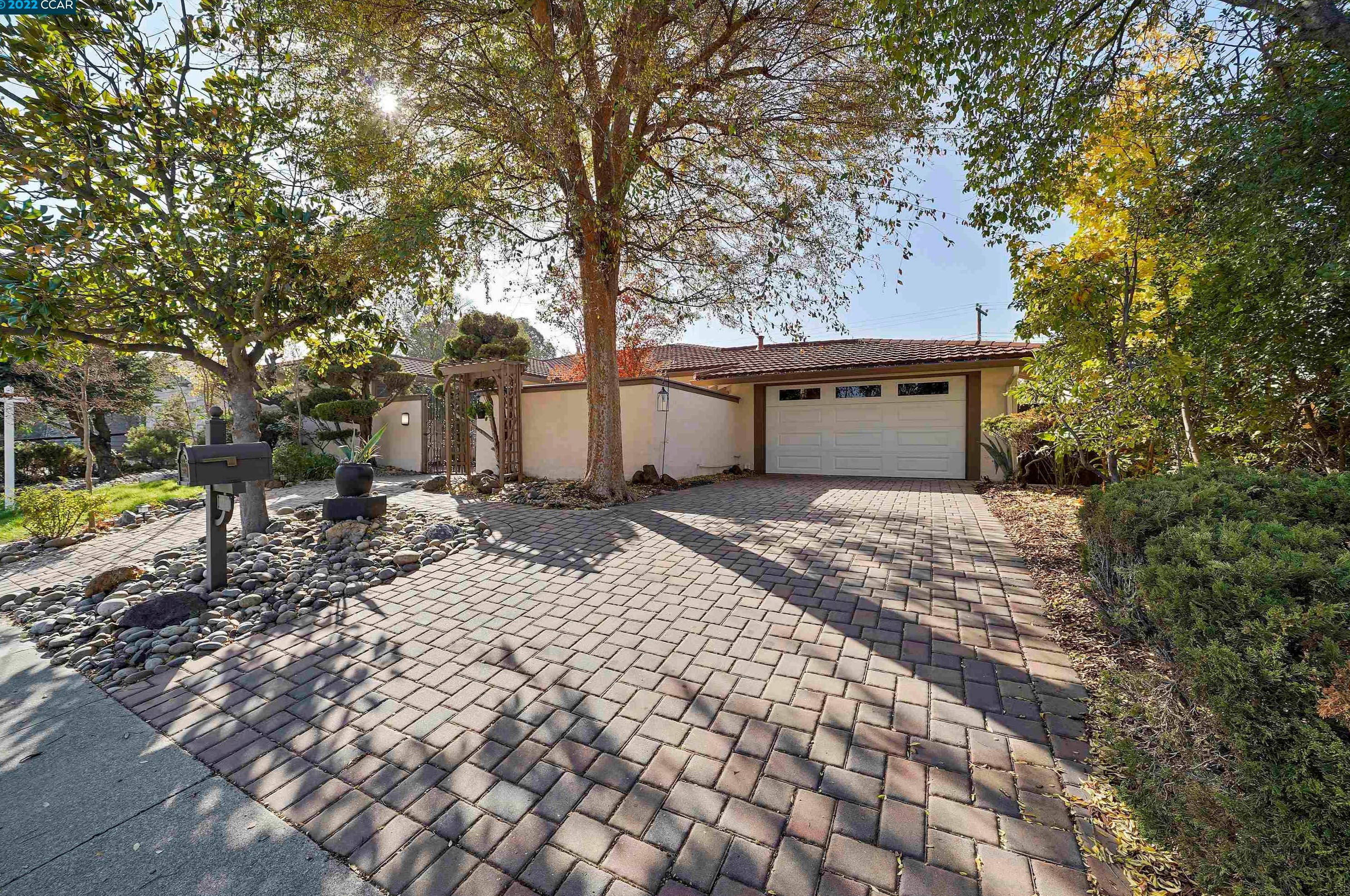 1239 Claiborne Dr, Walnut Creek, CA 94598