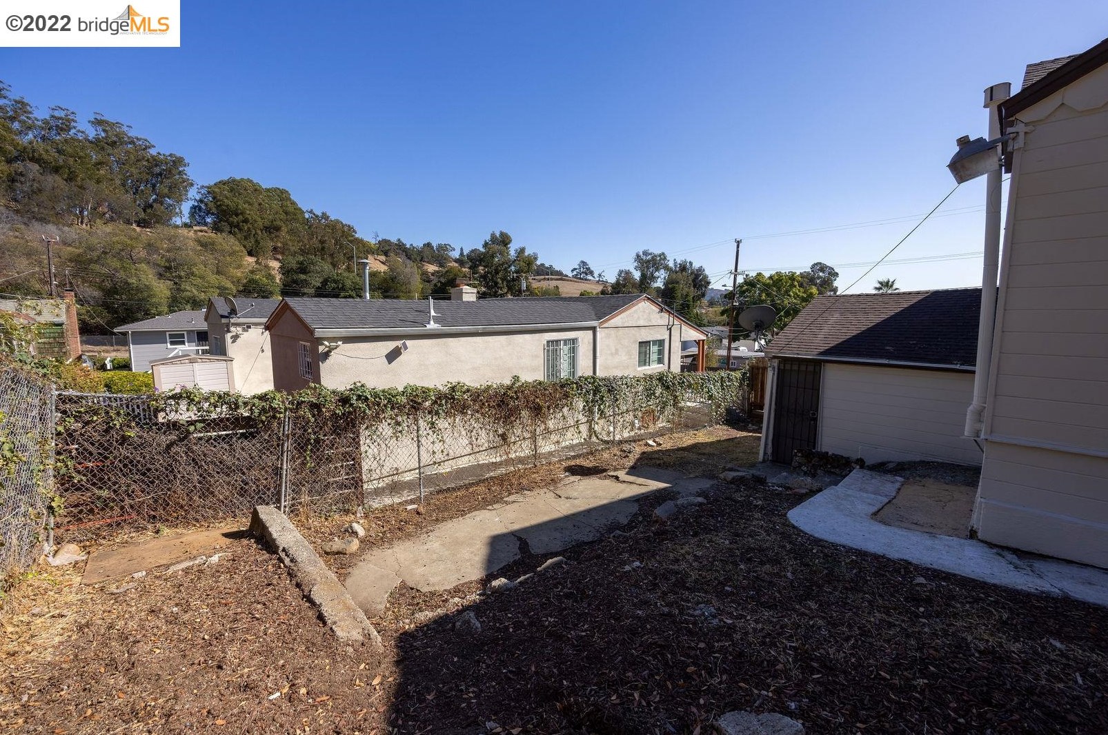 2809 99th Ave, Oakland CA  94605-4814 exterior