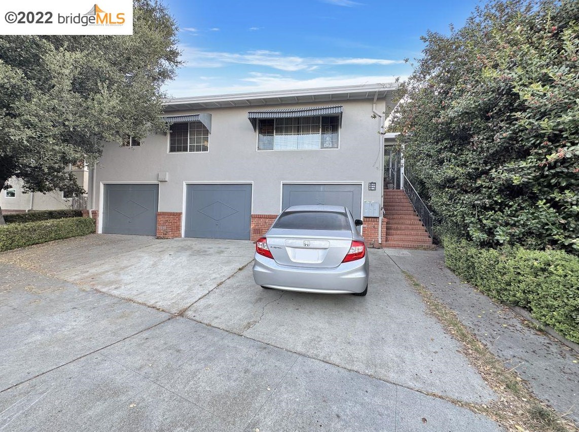 5796 Vicente St, Oakland, CA 94609-1750