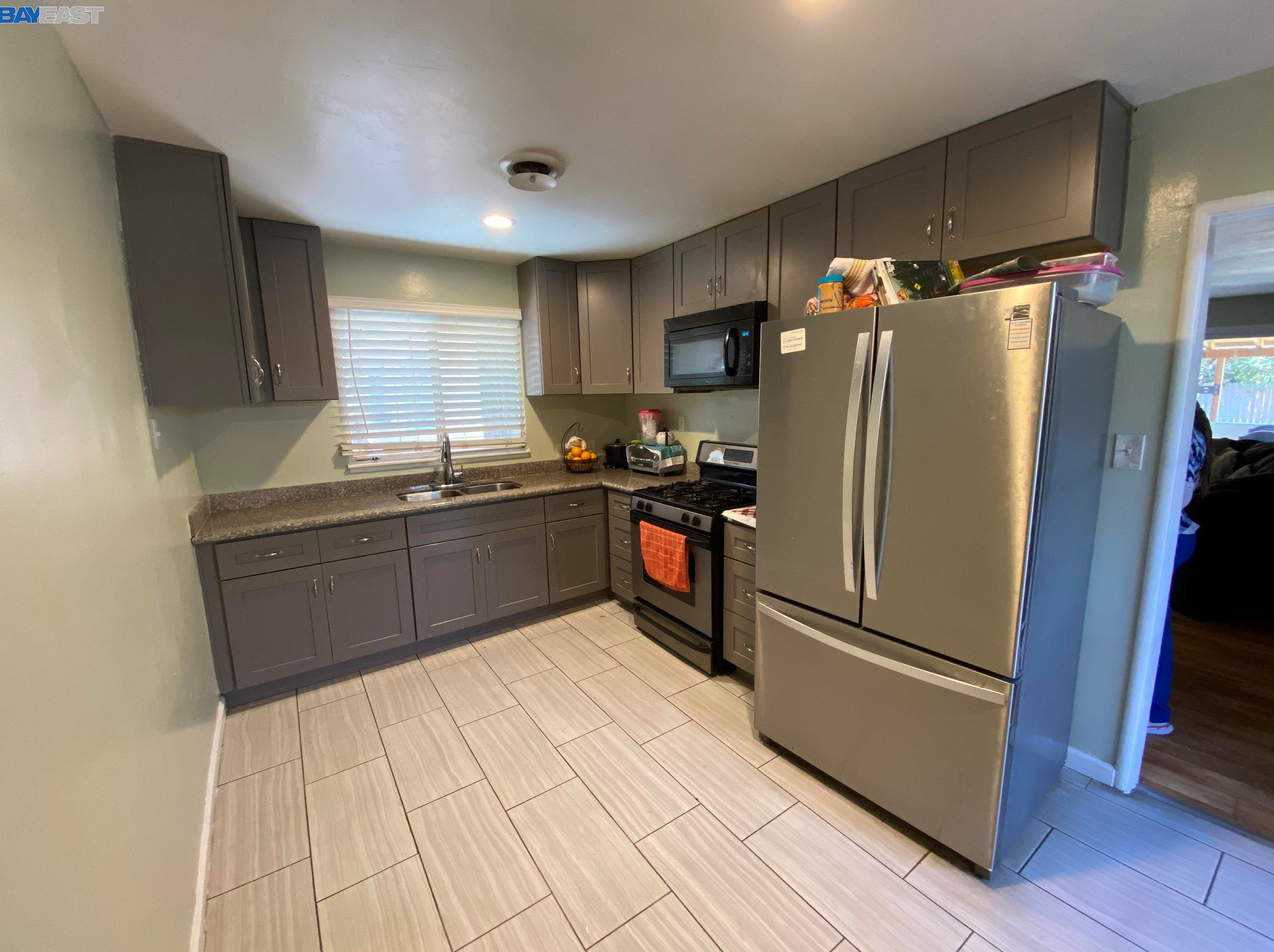 1049 Roosevelt St, Fairfield, CA 94533