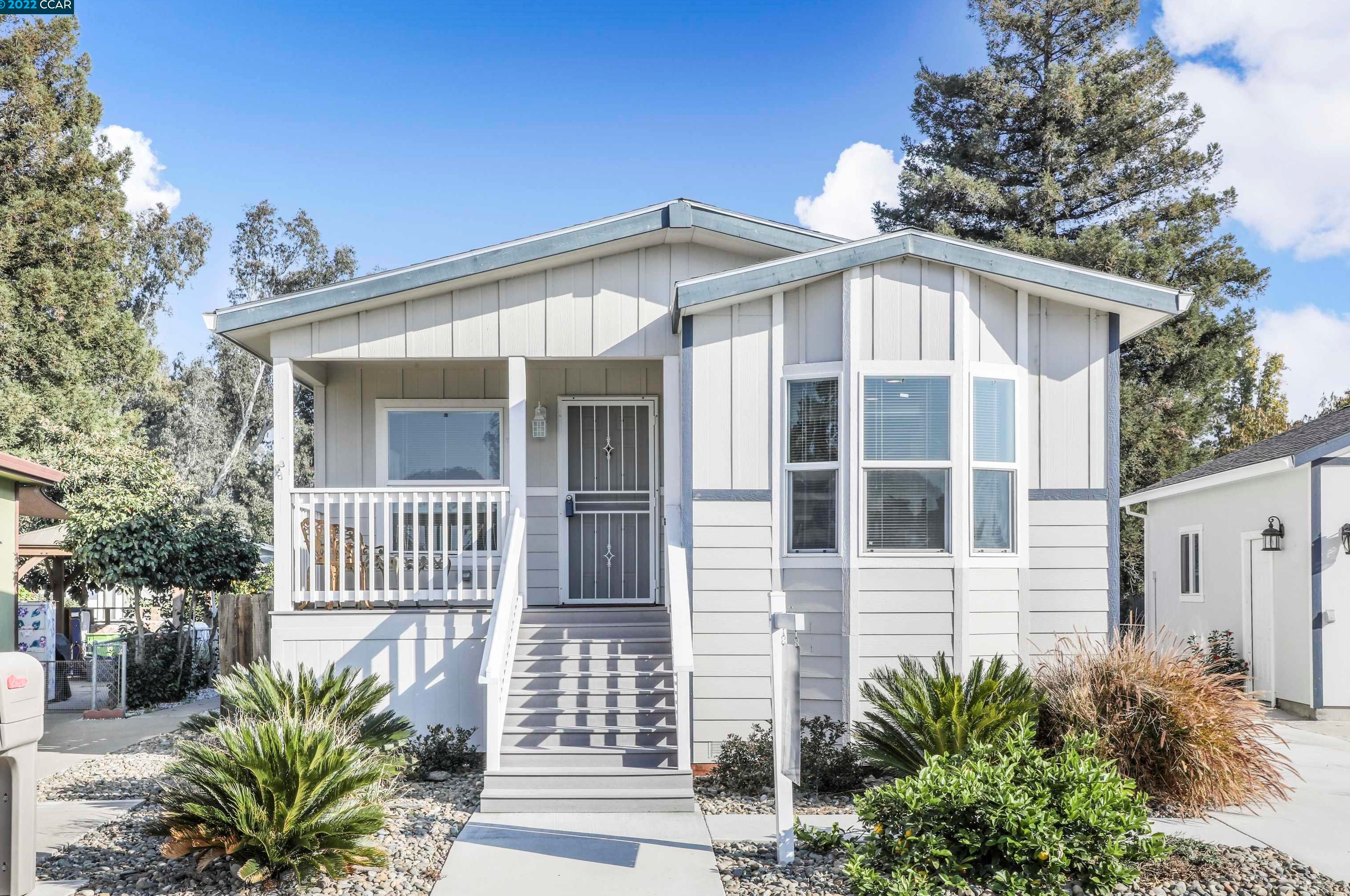 3 Sleepy Hollow Dr, Lodi, CA 95242