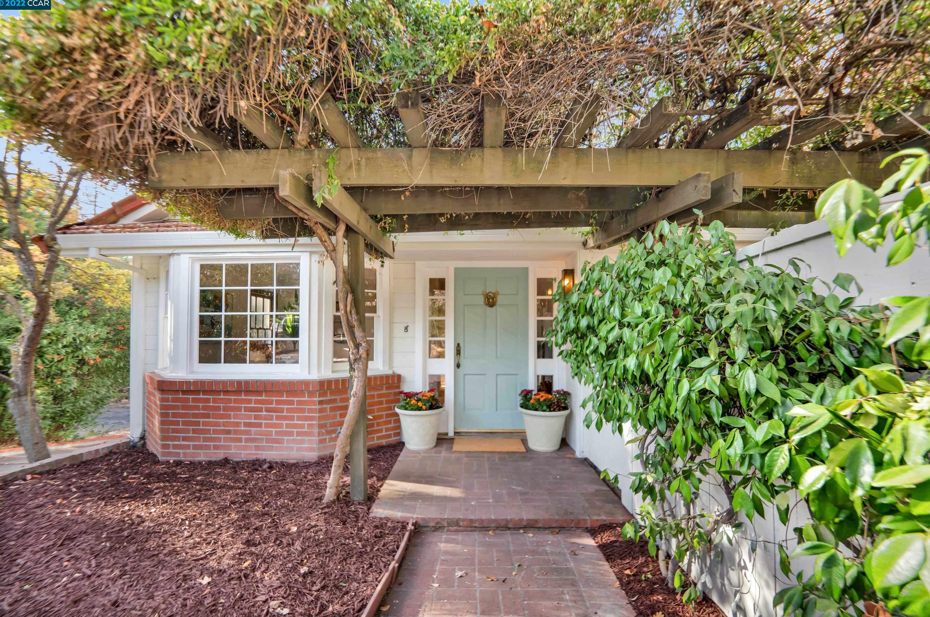 2111 Norris Rd, Walnut Creek, CA 94596-5838