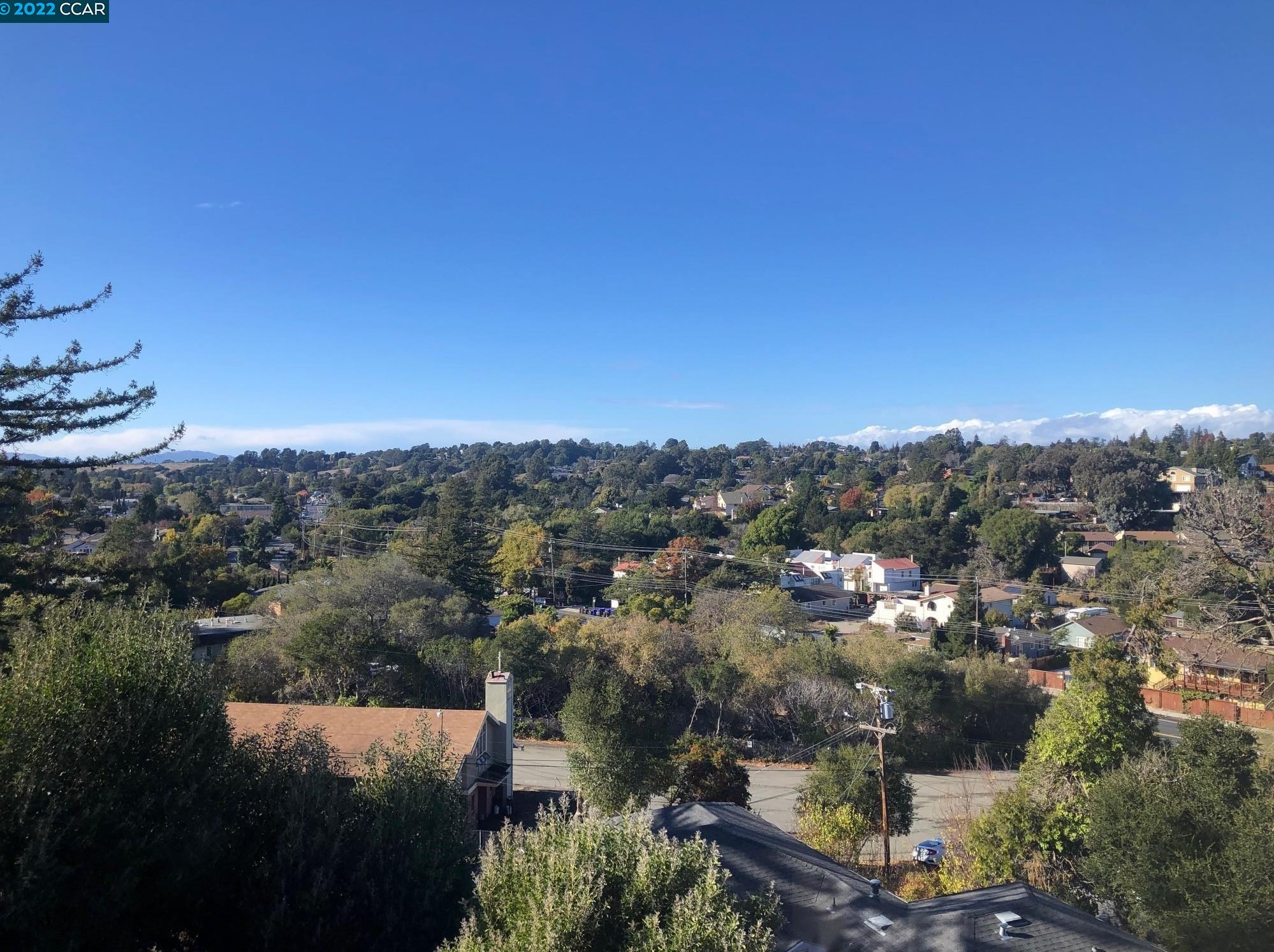 28 Martins Ln, Richmond, CA 94803