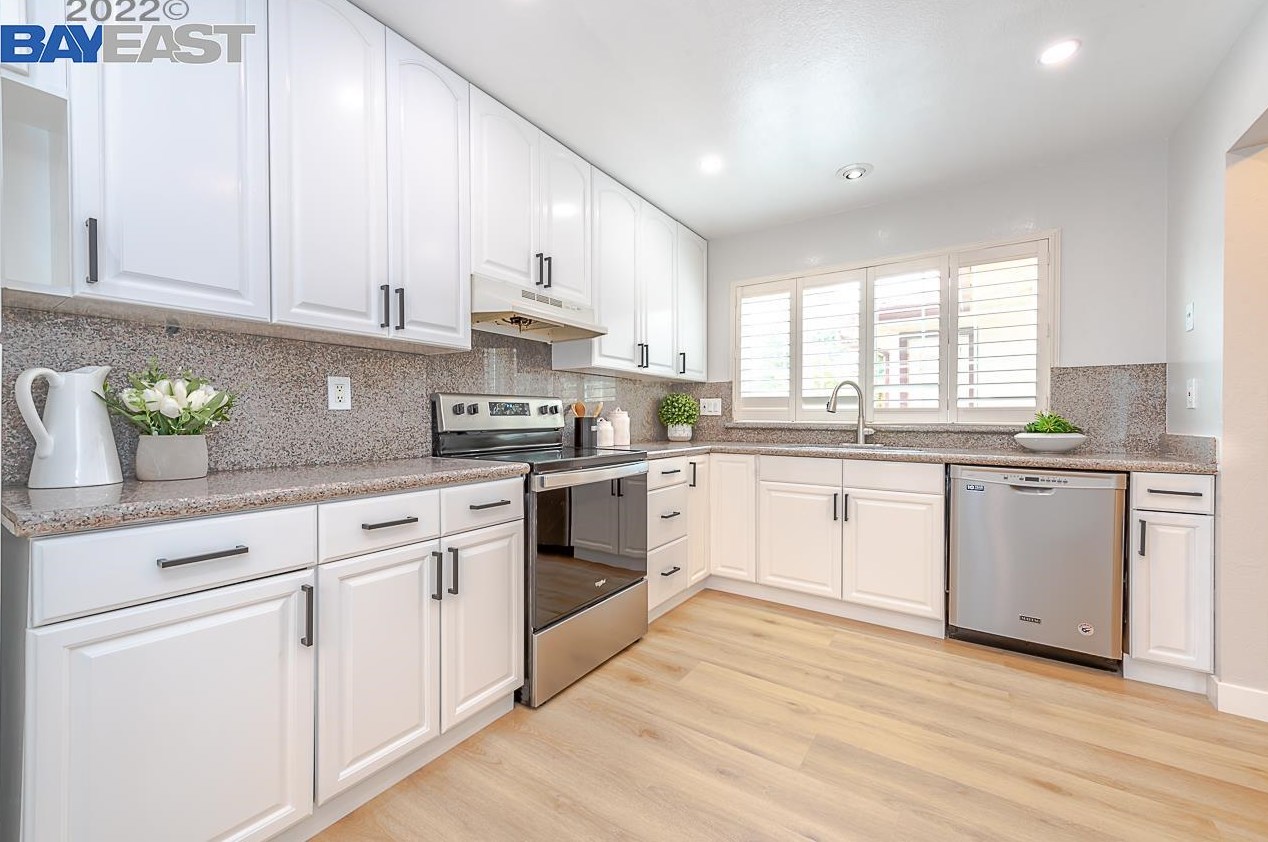 31126 Varni Pl, Union City CA  94587-2638 exterior