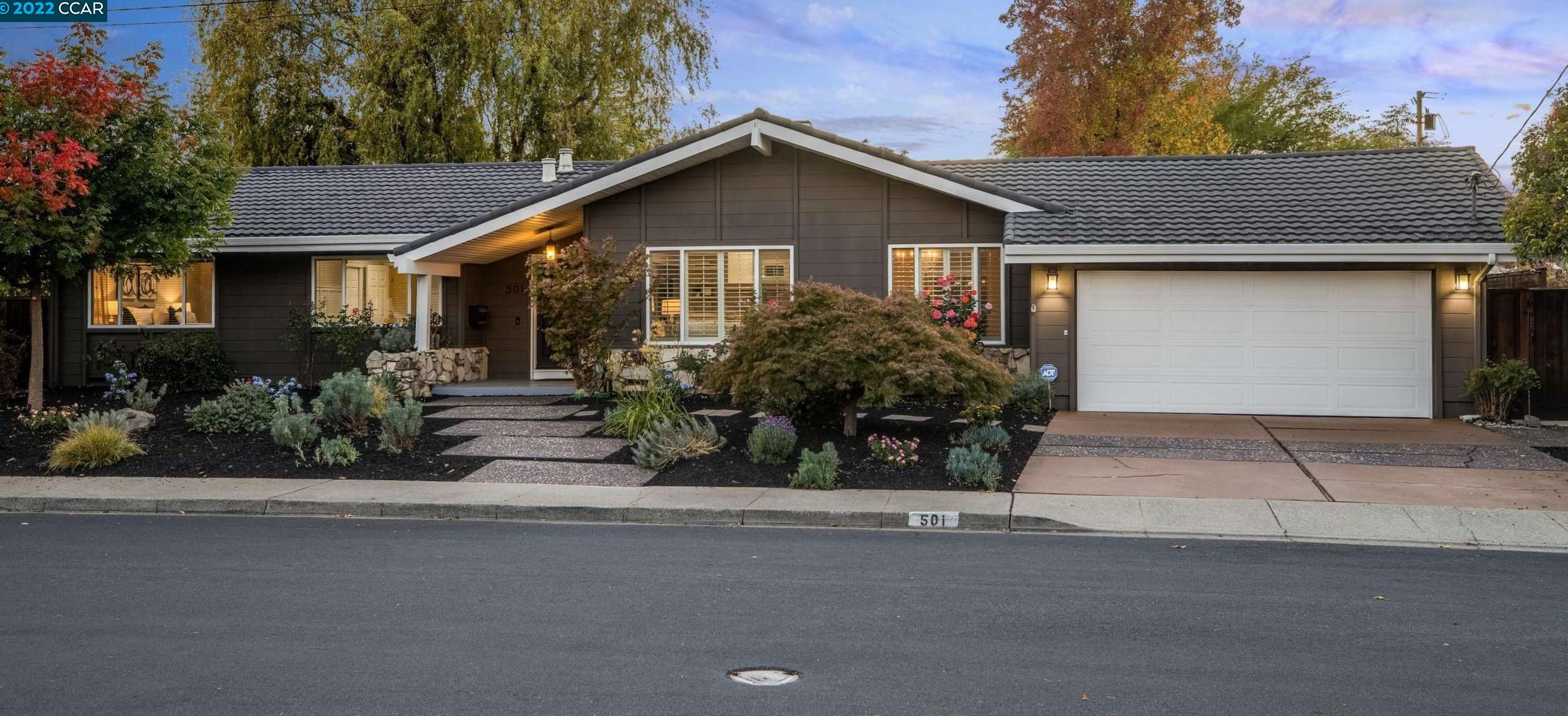 501 Dover Dr, Walnut Creek, CA 94598-3728
