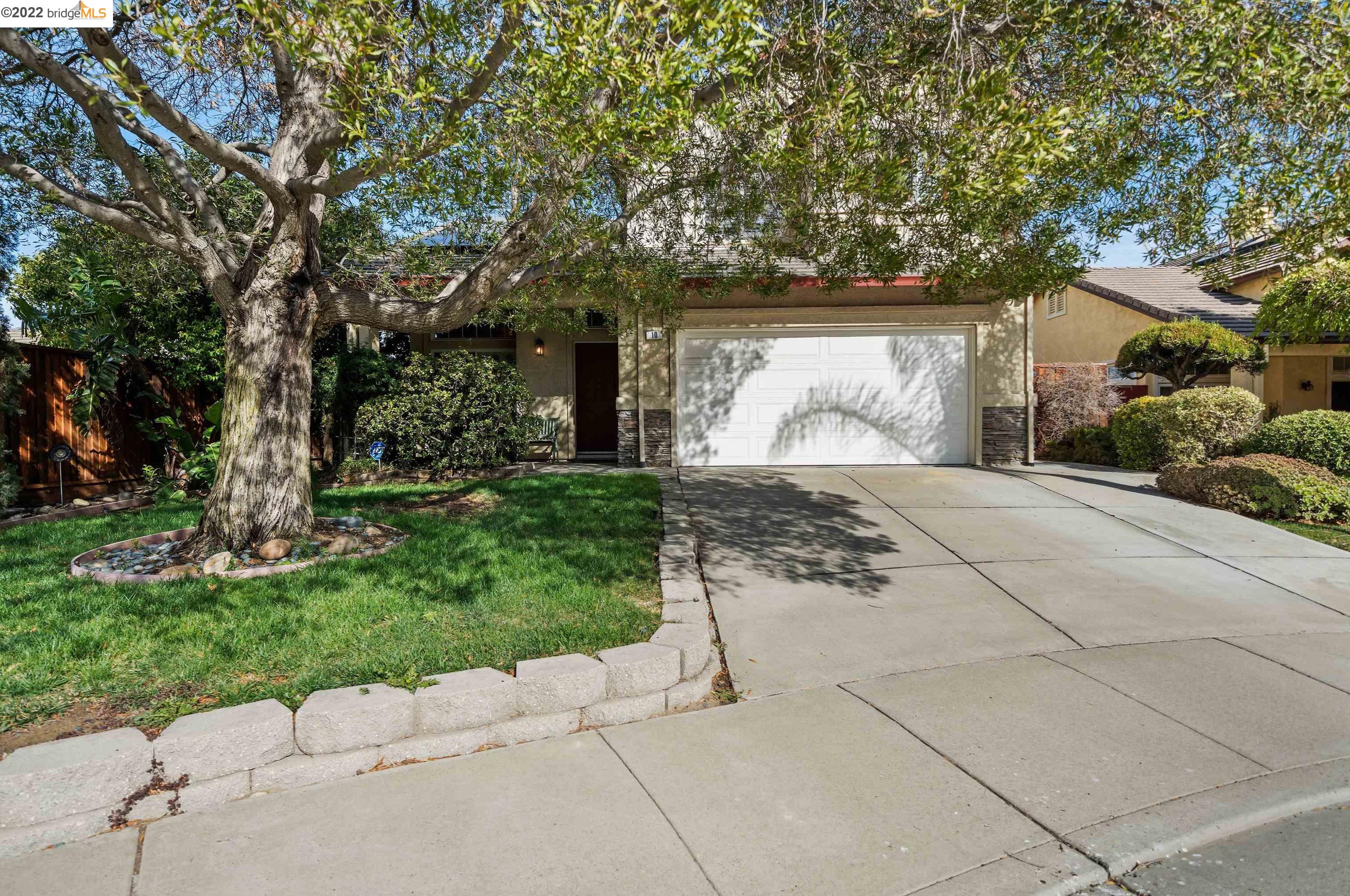 10 Fairside Ct, West Pittsburg, CA 94565